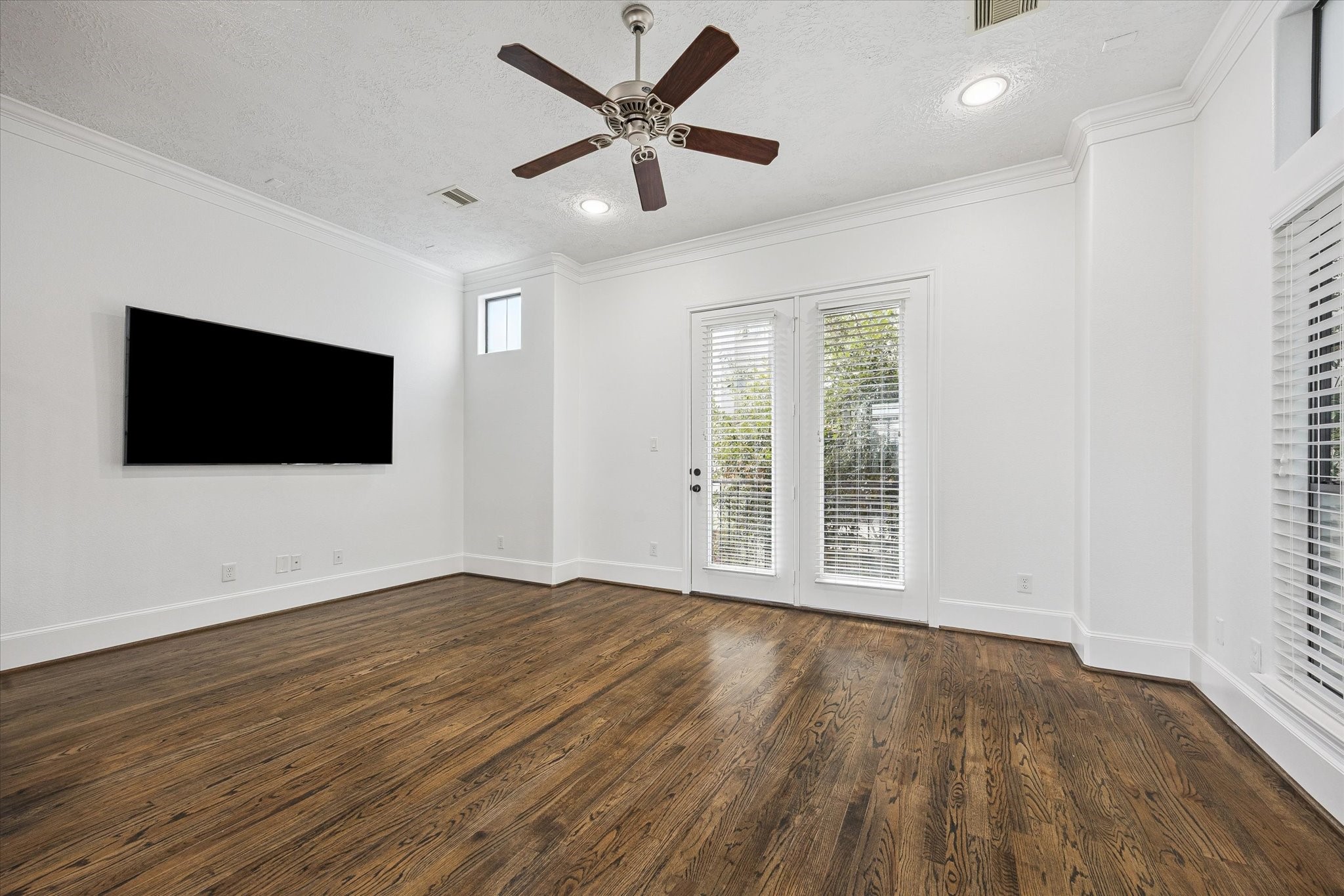 1110 W 25th Street Property Photo 14