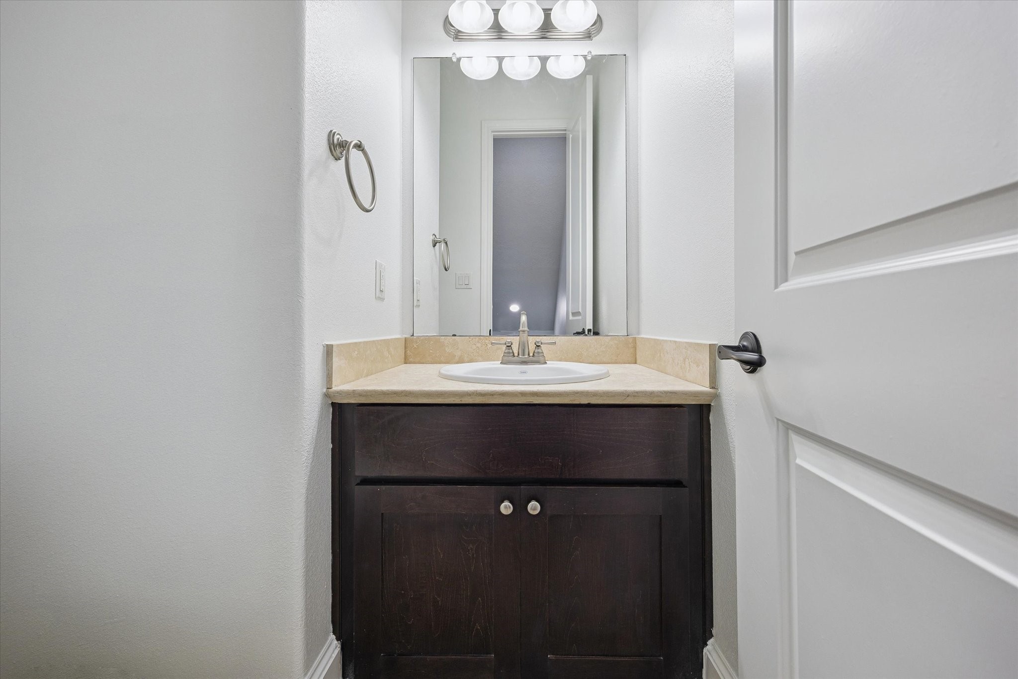 1110 W 25th Street Property Photo 16
