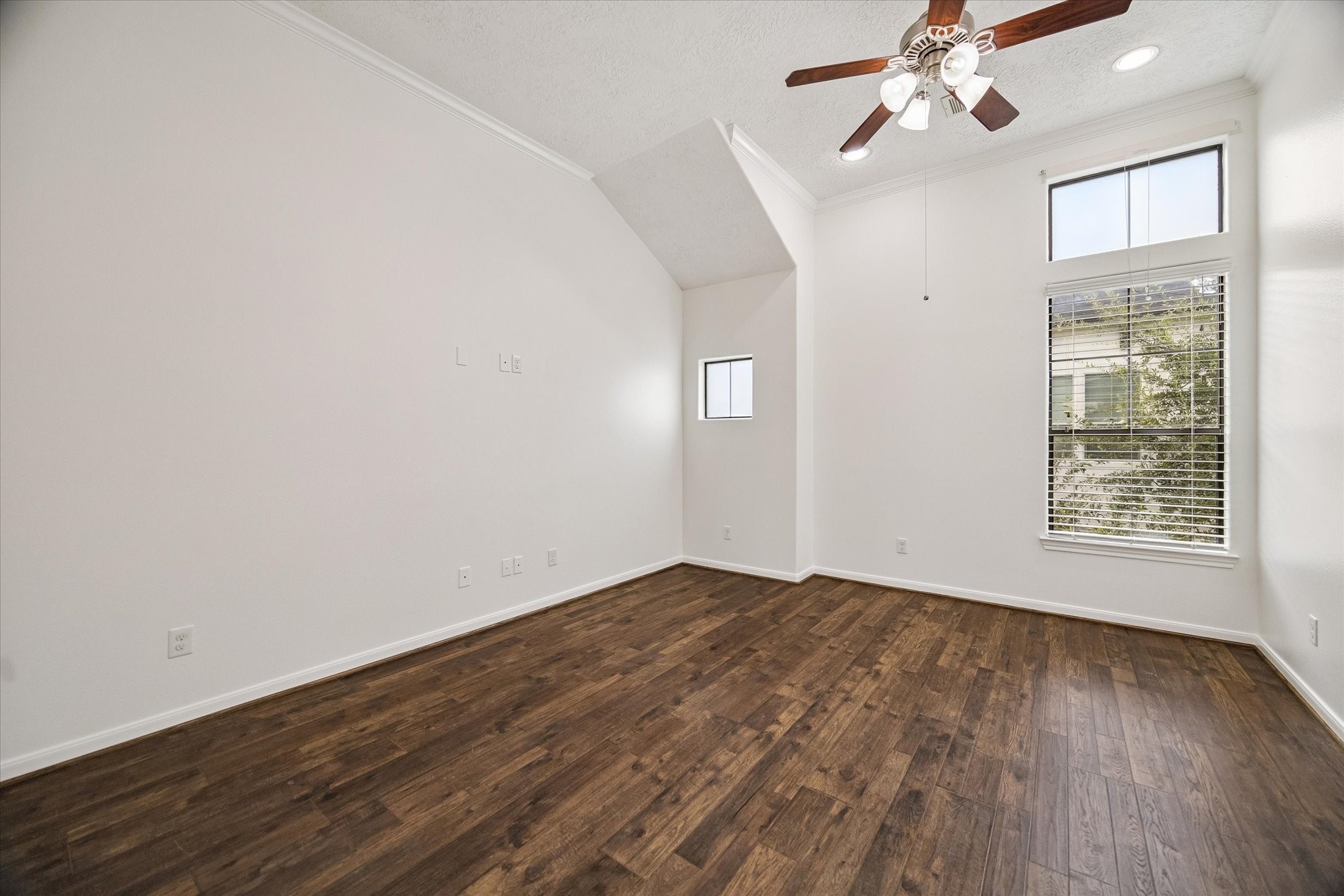 1110 W 25th Street Property Photo 21