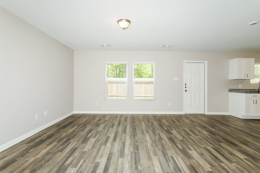 15653 Del Norte Drive Property Photo 3
