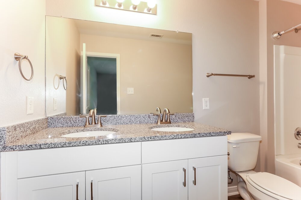 15653 Del Norte Drive Property Photo 10