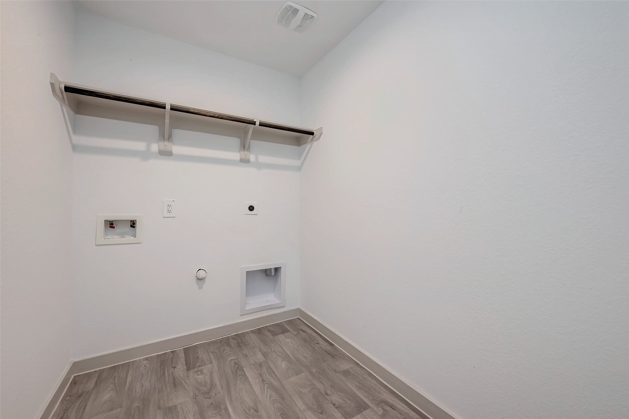 718 Hearth Manor Dr Property Photo 14