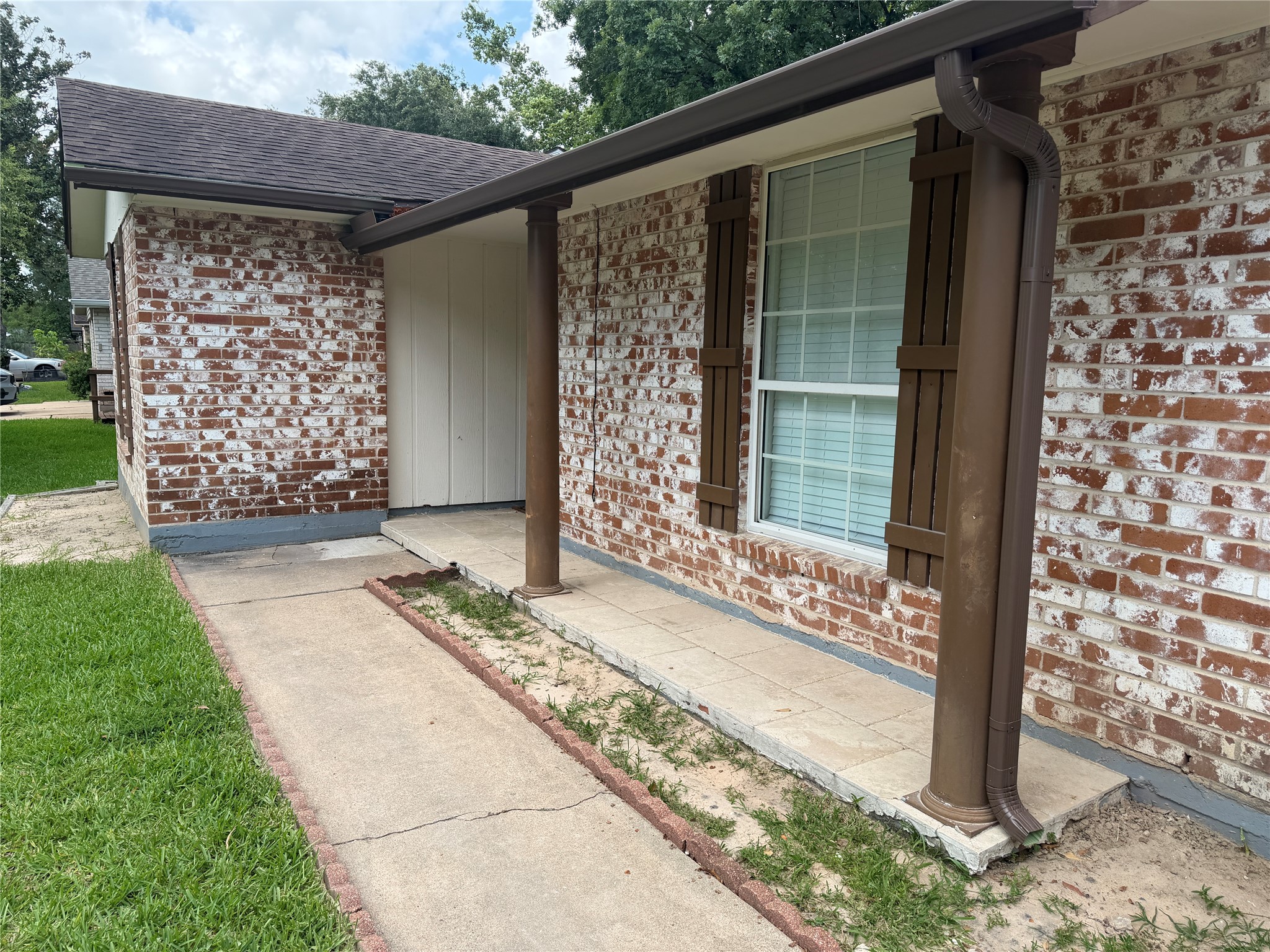 2110 Bentvine Drive Property Photo 2