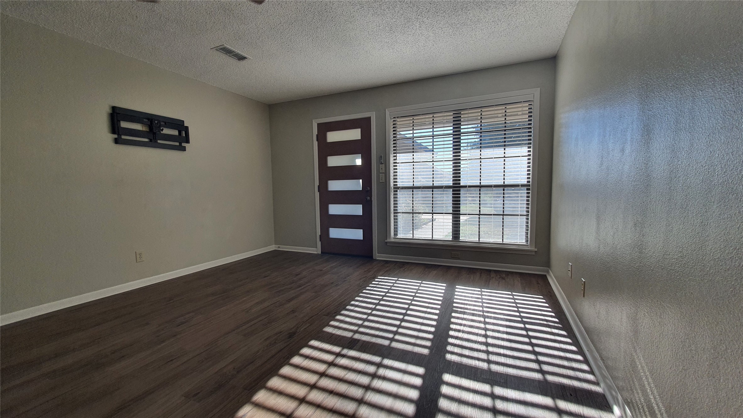 1903 S Austin Street A Property Photo 6
