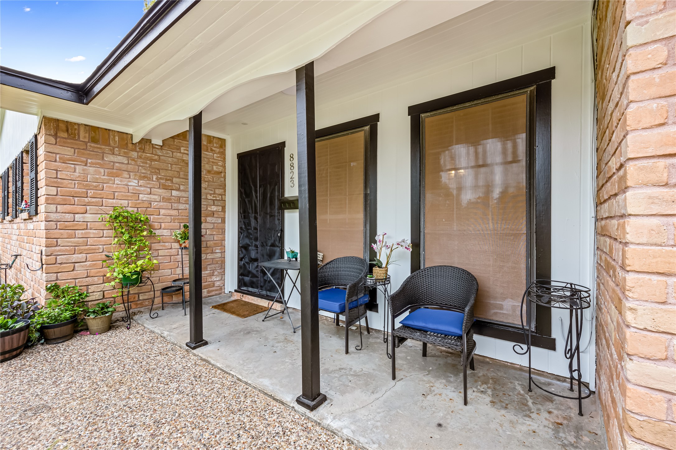 8823 Shadow Crest Street Property Photo 2