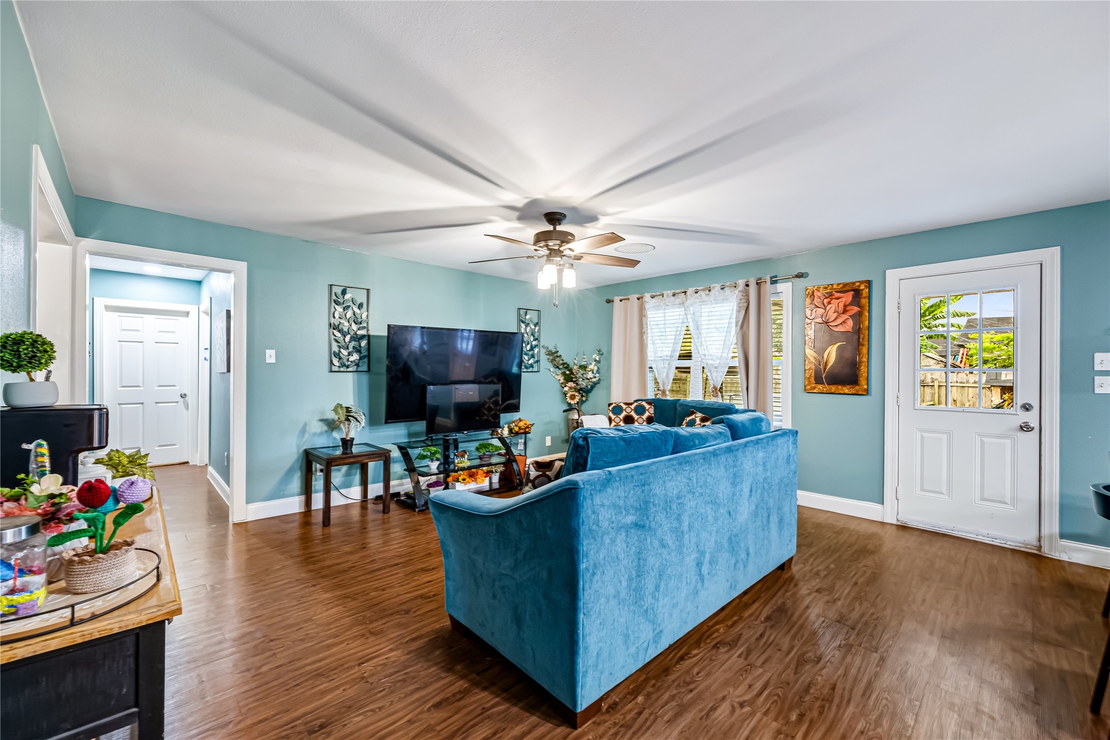 8823 Shadow Crest Street Property Photo 7