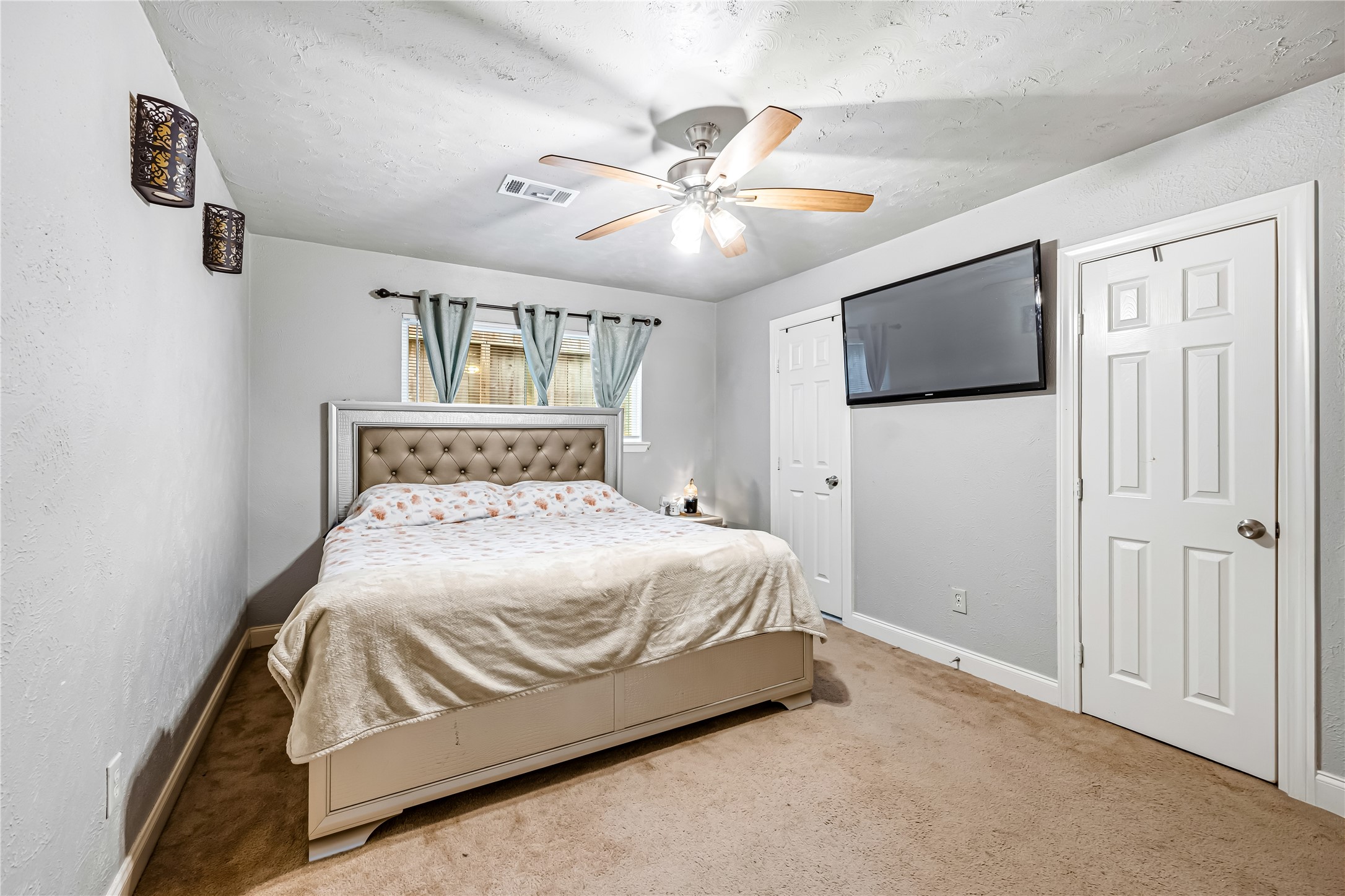 8823 Shadow Crest Street Property Photo 11