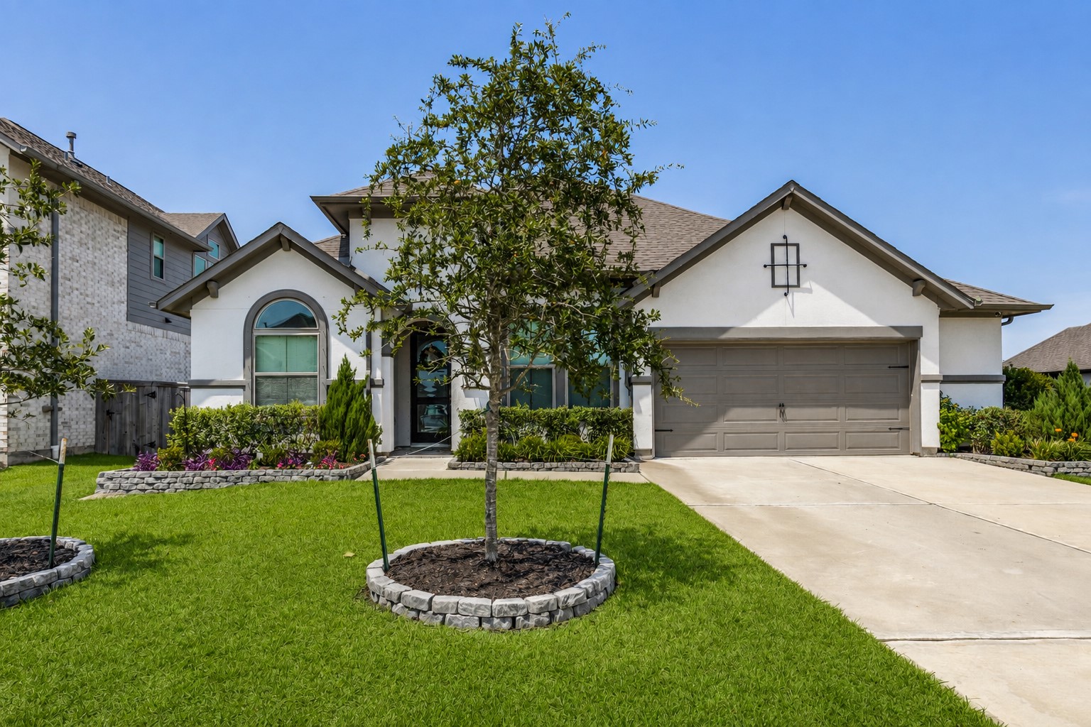 4923 Opal Sunset Court Property Photo
