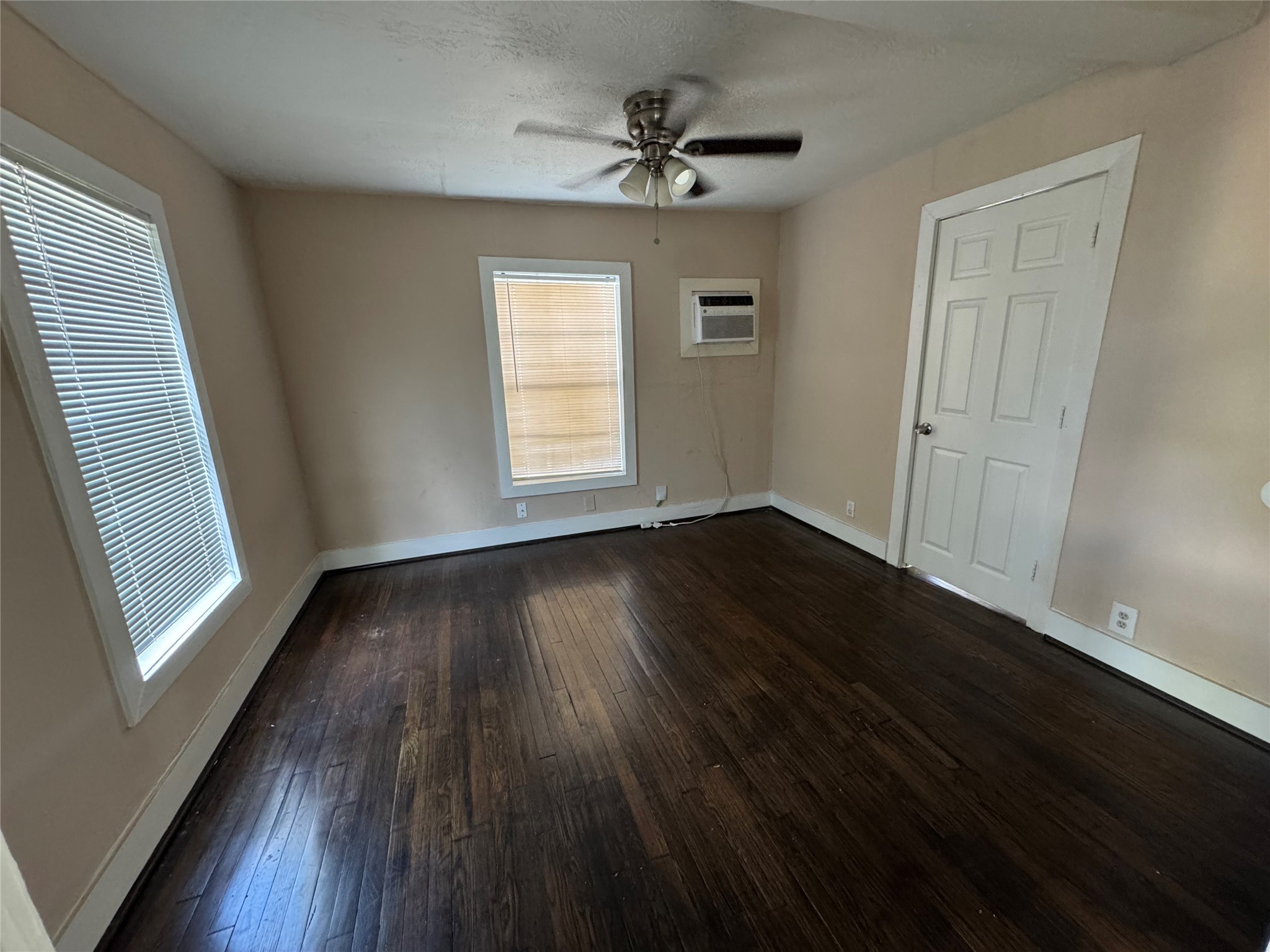 7018 Avenue F 1 Property Photo 6