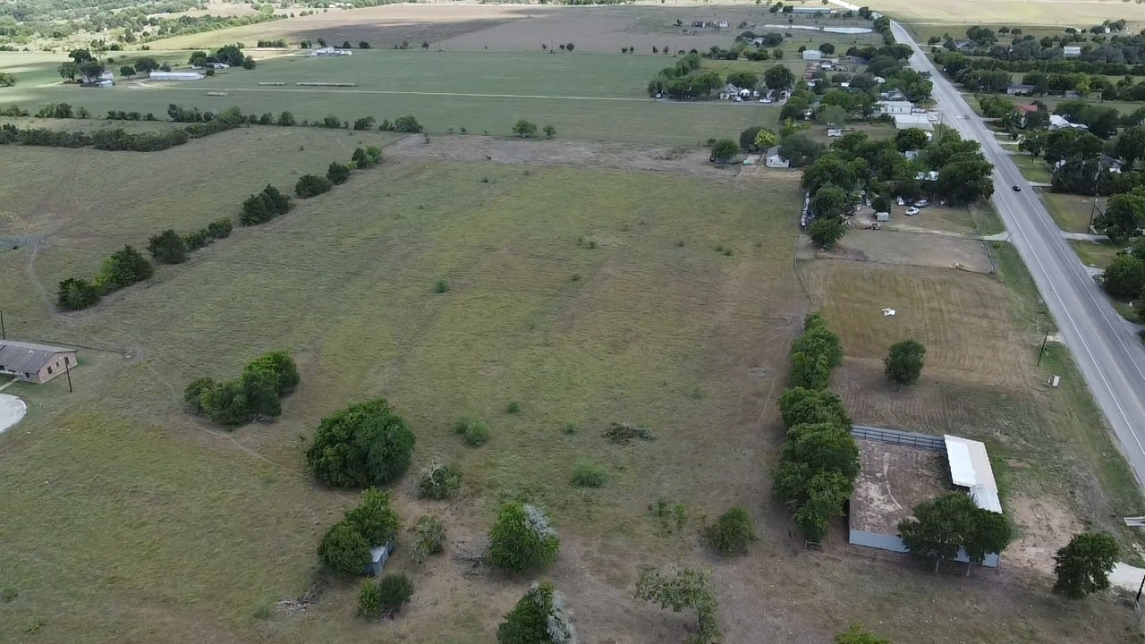 000 Highway 77 Property Photo 9