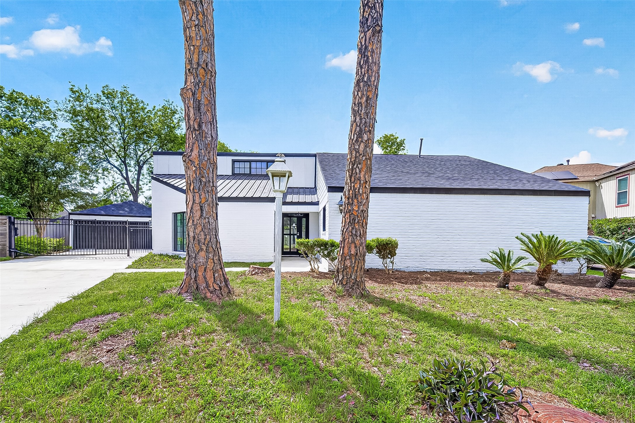 2335 Canyon Meadows Drive Property Photo 1