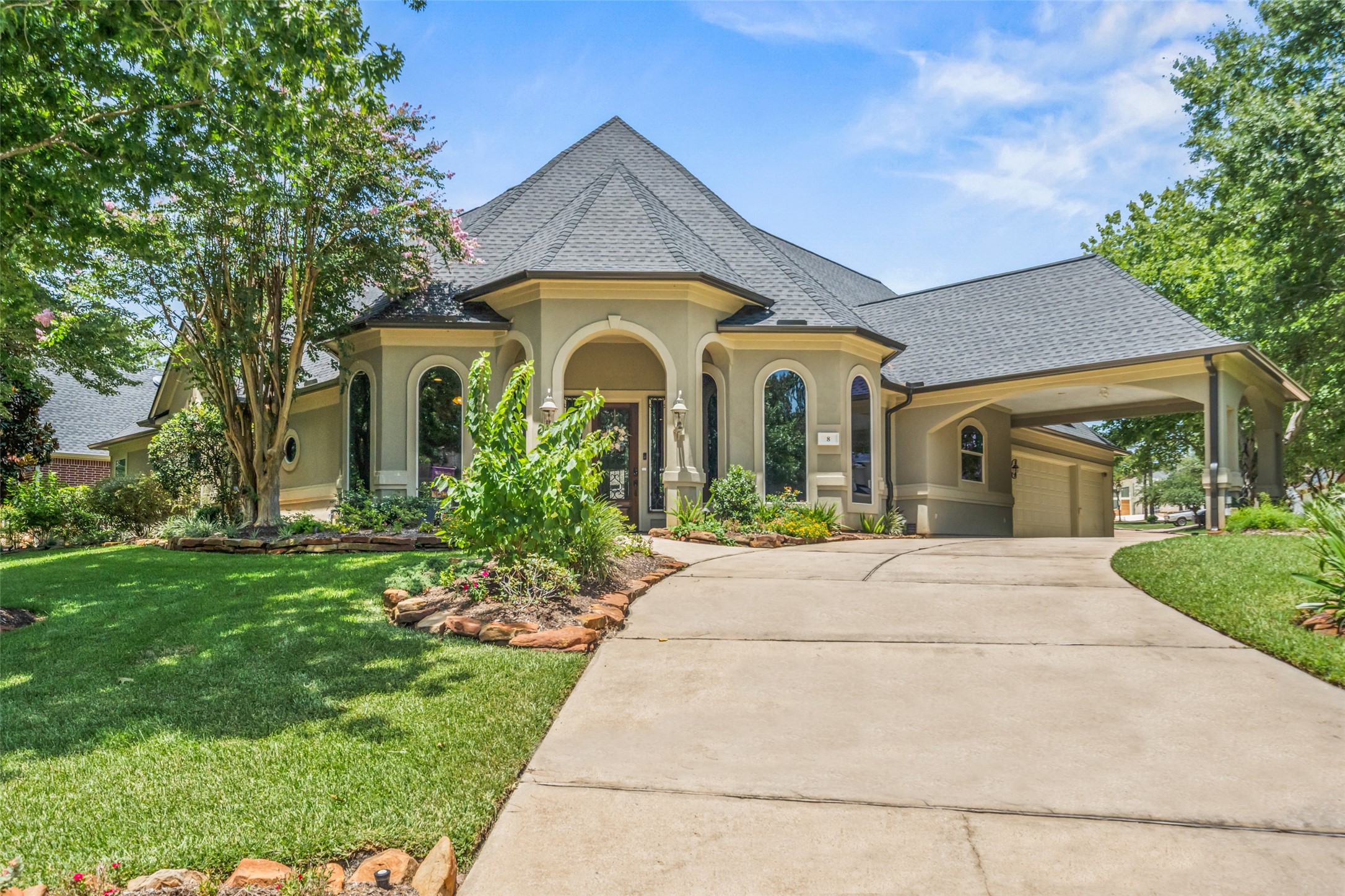 8 Hidden Creek Lane Property Photo 3