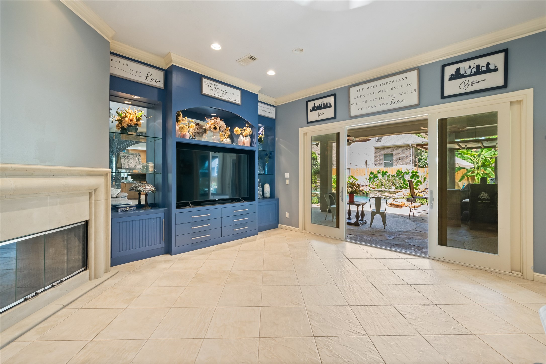 8 Hidden Creek Lane Property Photo 6