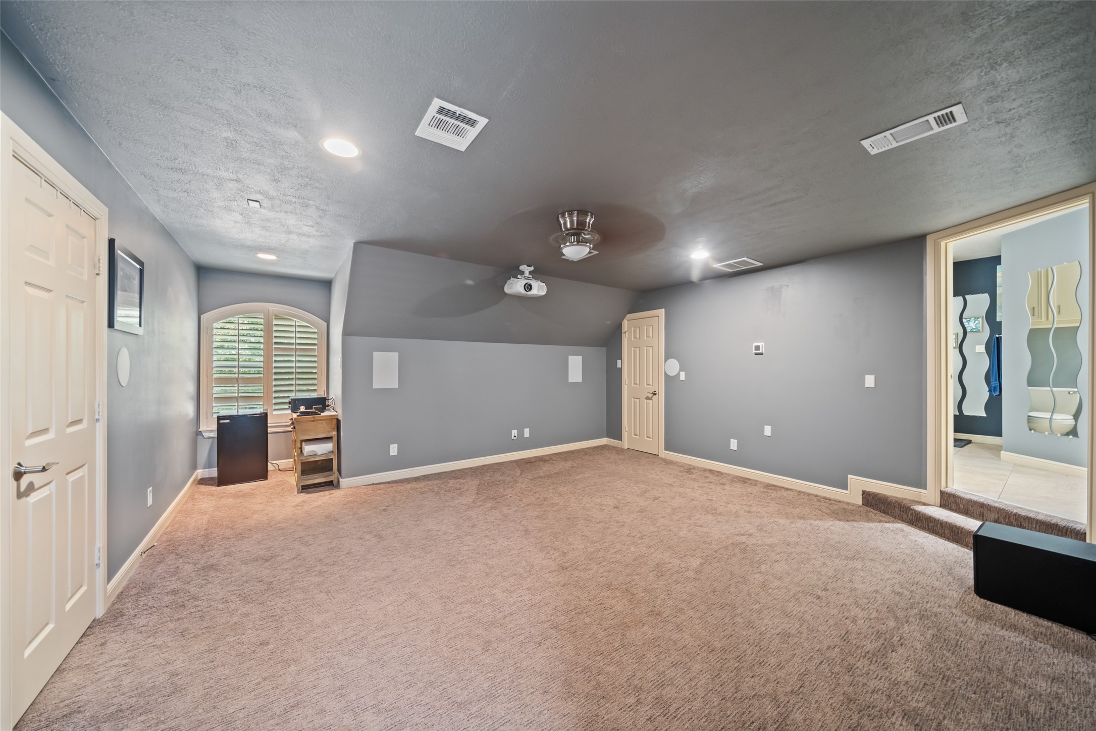 8 Hidden Creek Lane Property Photo 32