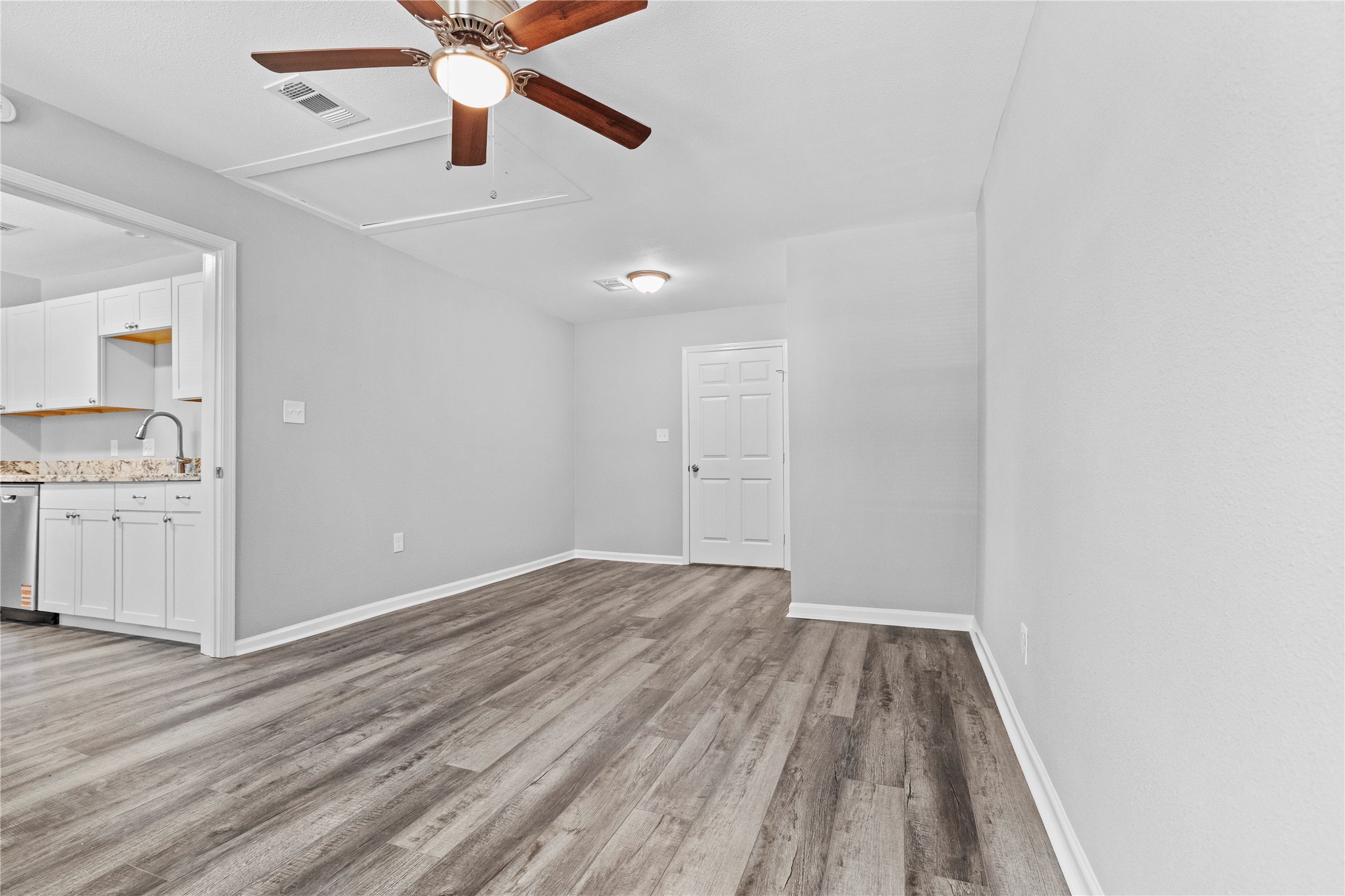 4838 Van Fleet Street Property Photo 13