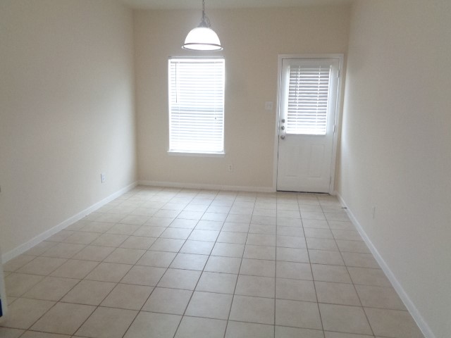 6702 Castle Terrace Ct Property Photo 3