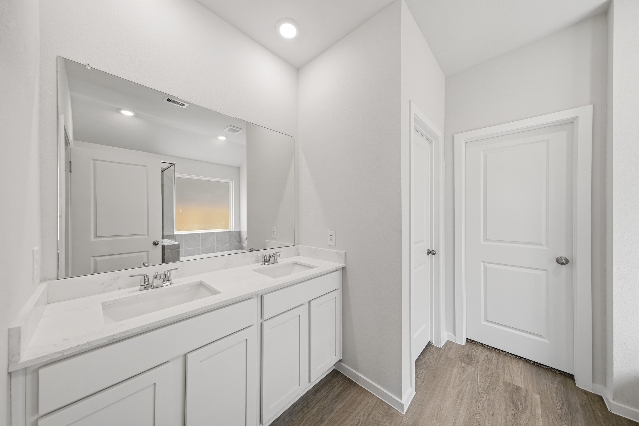 1052 Selene Sky Drive Property Photo 17