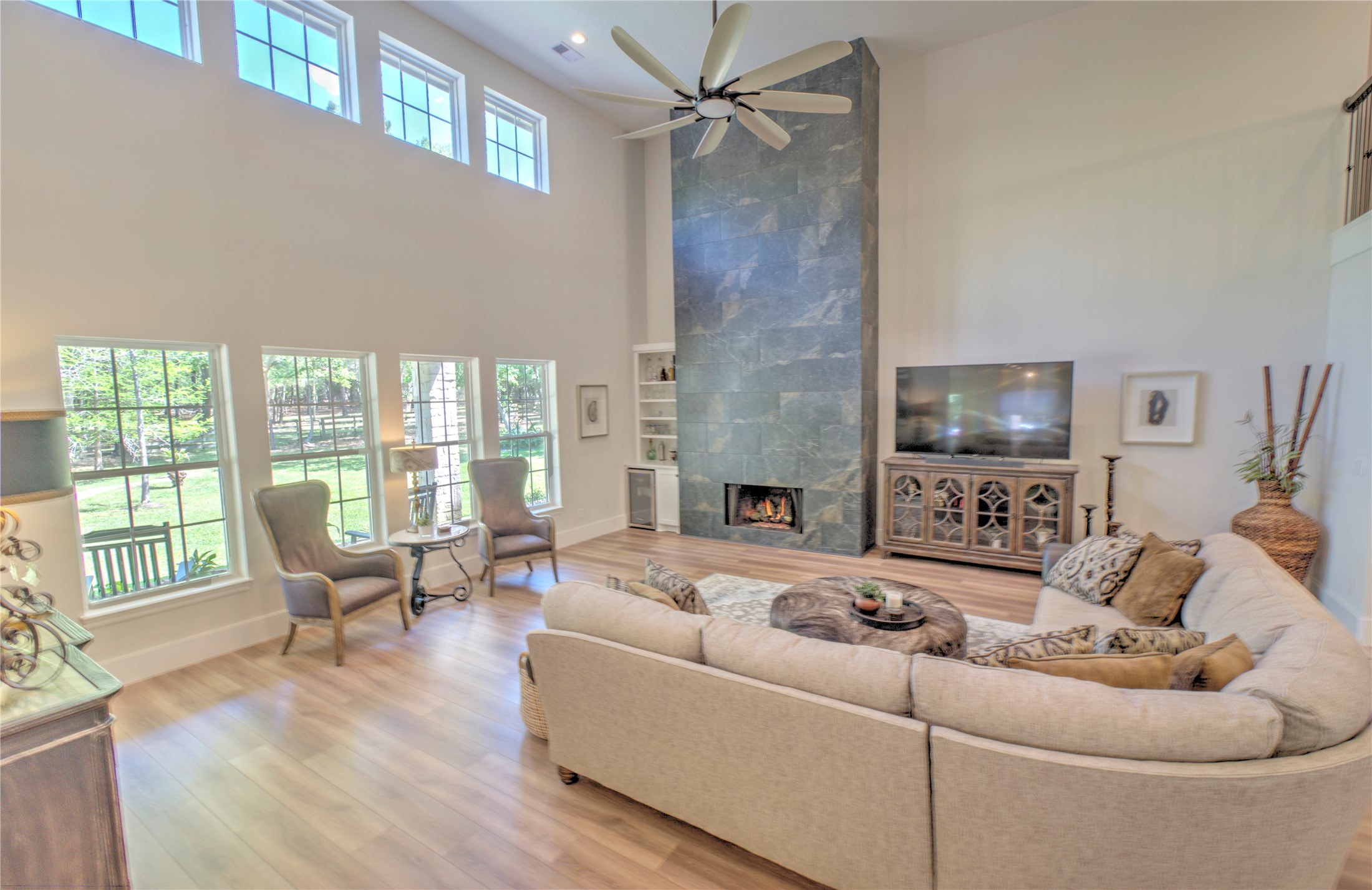 15508 Crown Oaks Drive Property Photo 8