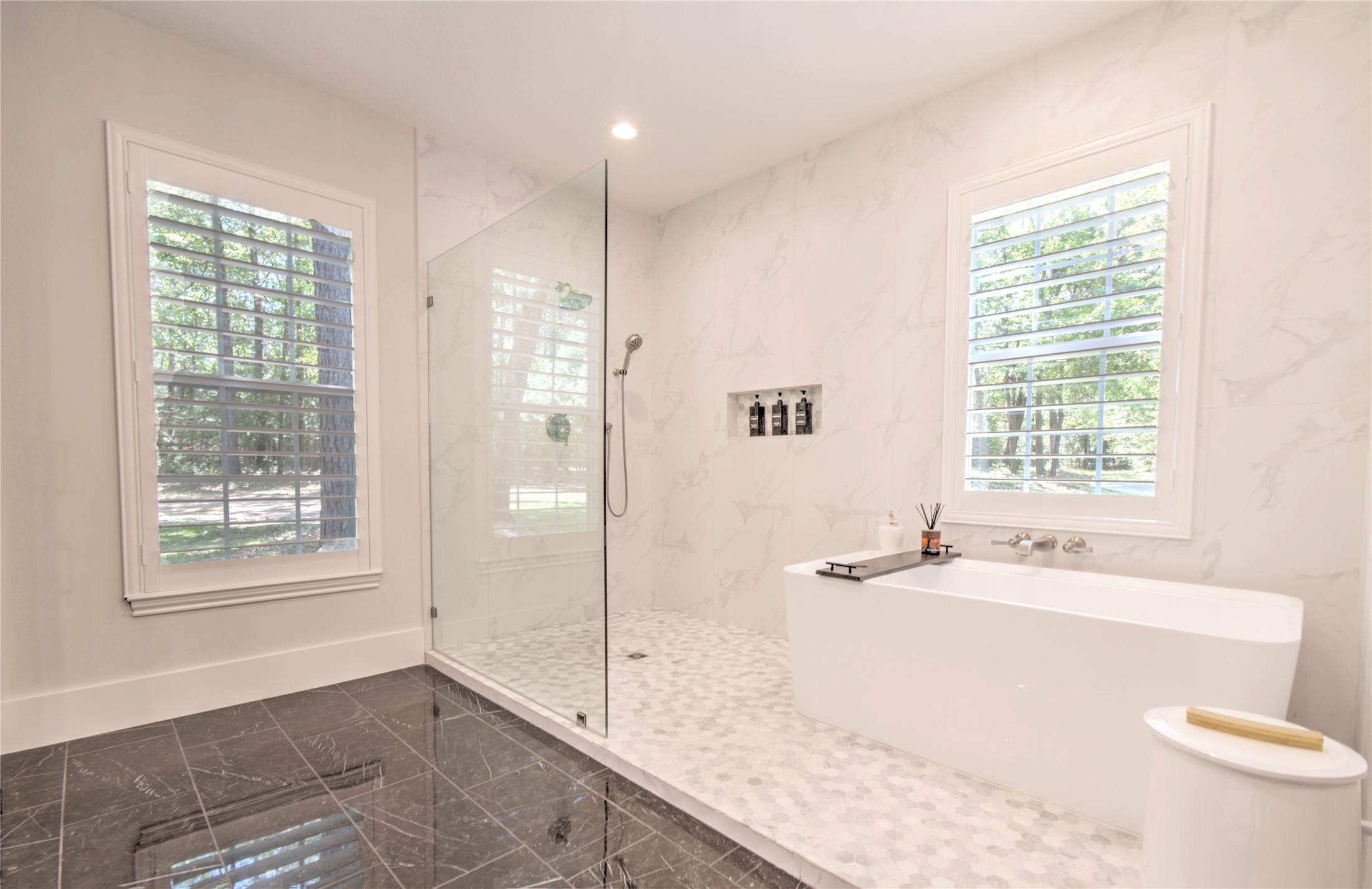 15508 Crown Oaks Drive Property Photo 22