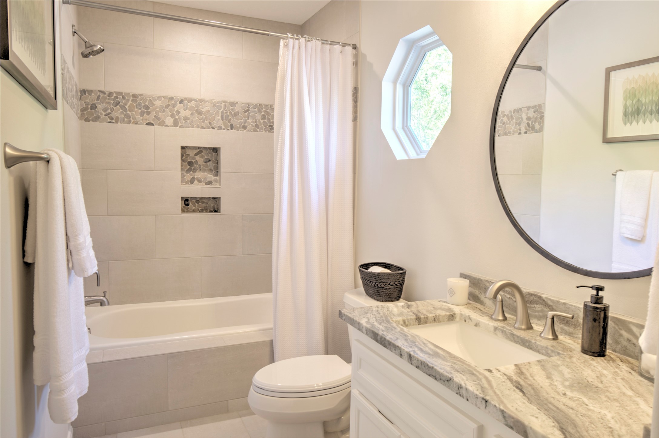 15508 Crown Oaks Drive Property Photo 27