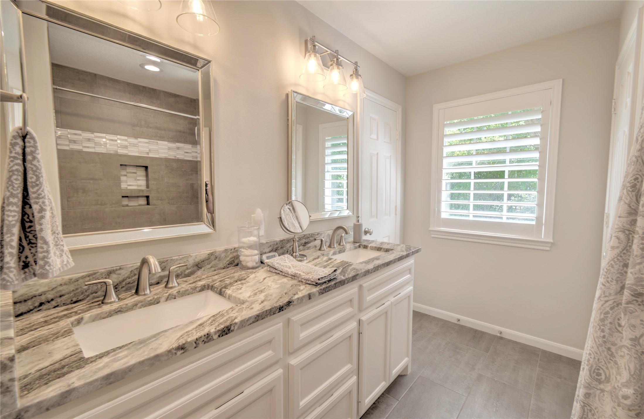 15508 Crown Oaks Drive Property Photo 30