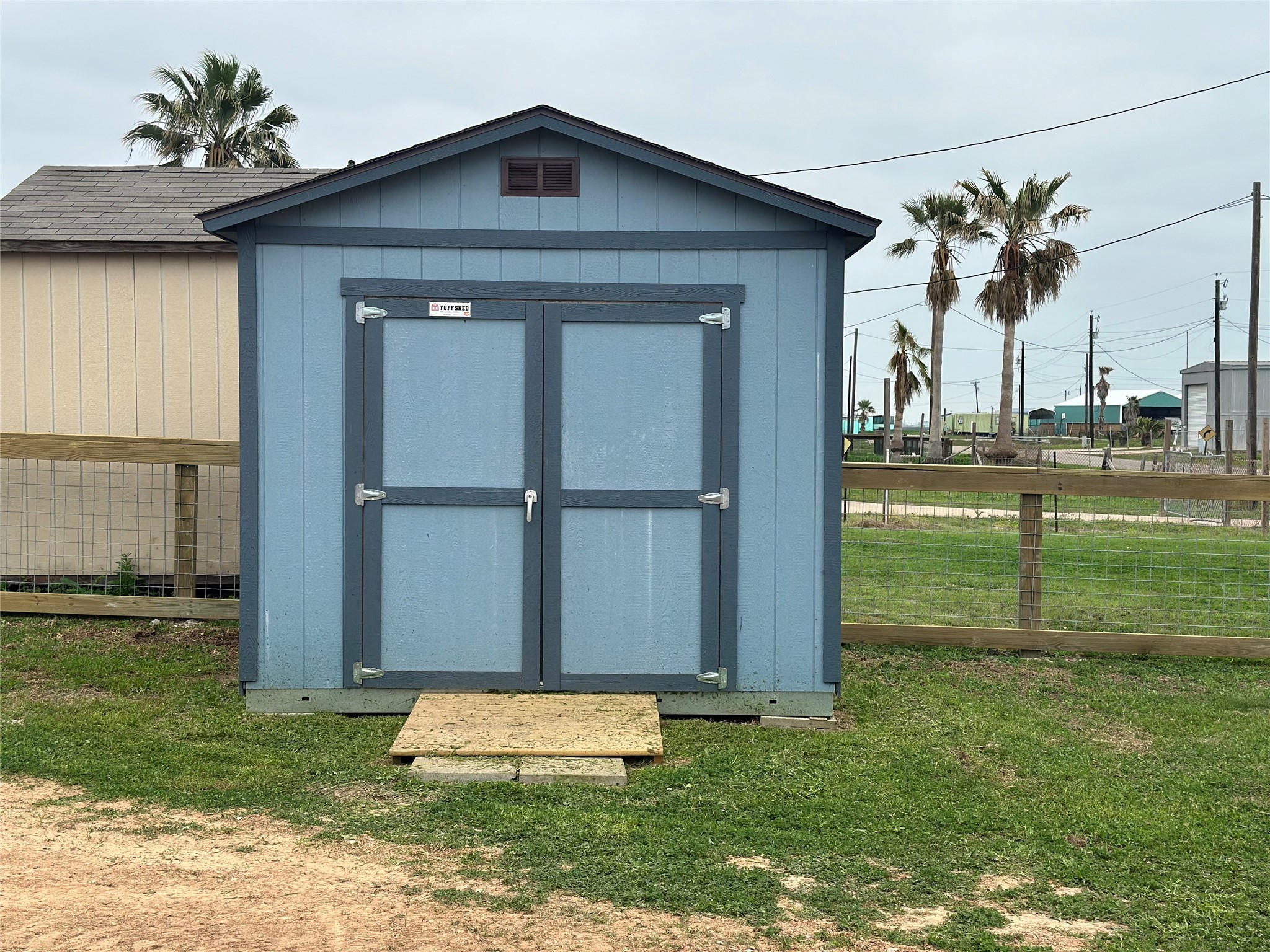 2410 Gulfview Drive Property Photo 4