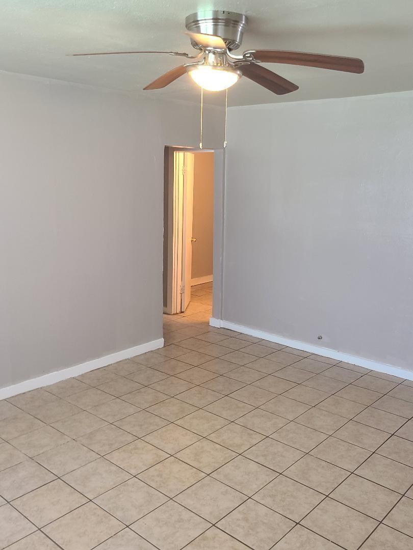 5018 Willow Glen Drive Property Photo 3