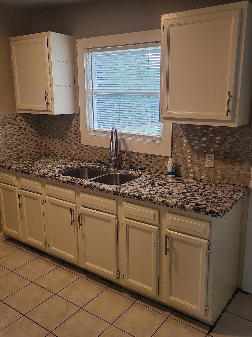 5018 Willow Glen Drive Property Photo 5