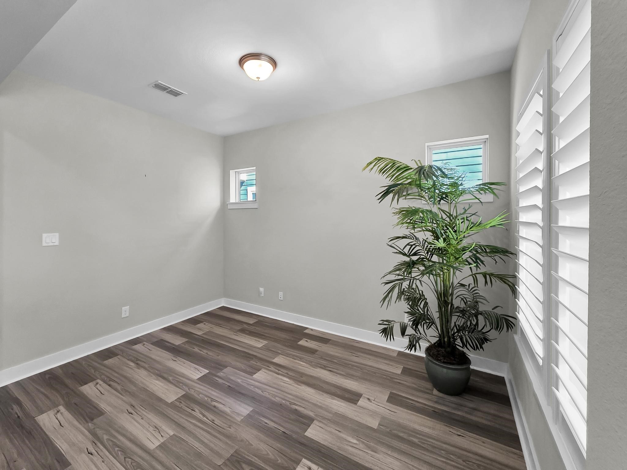 18422 Central Creek Drive Property Photo 15