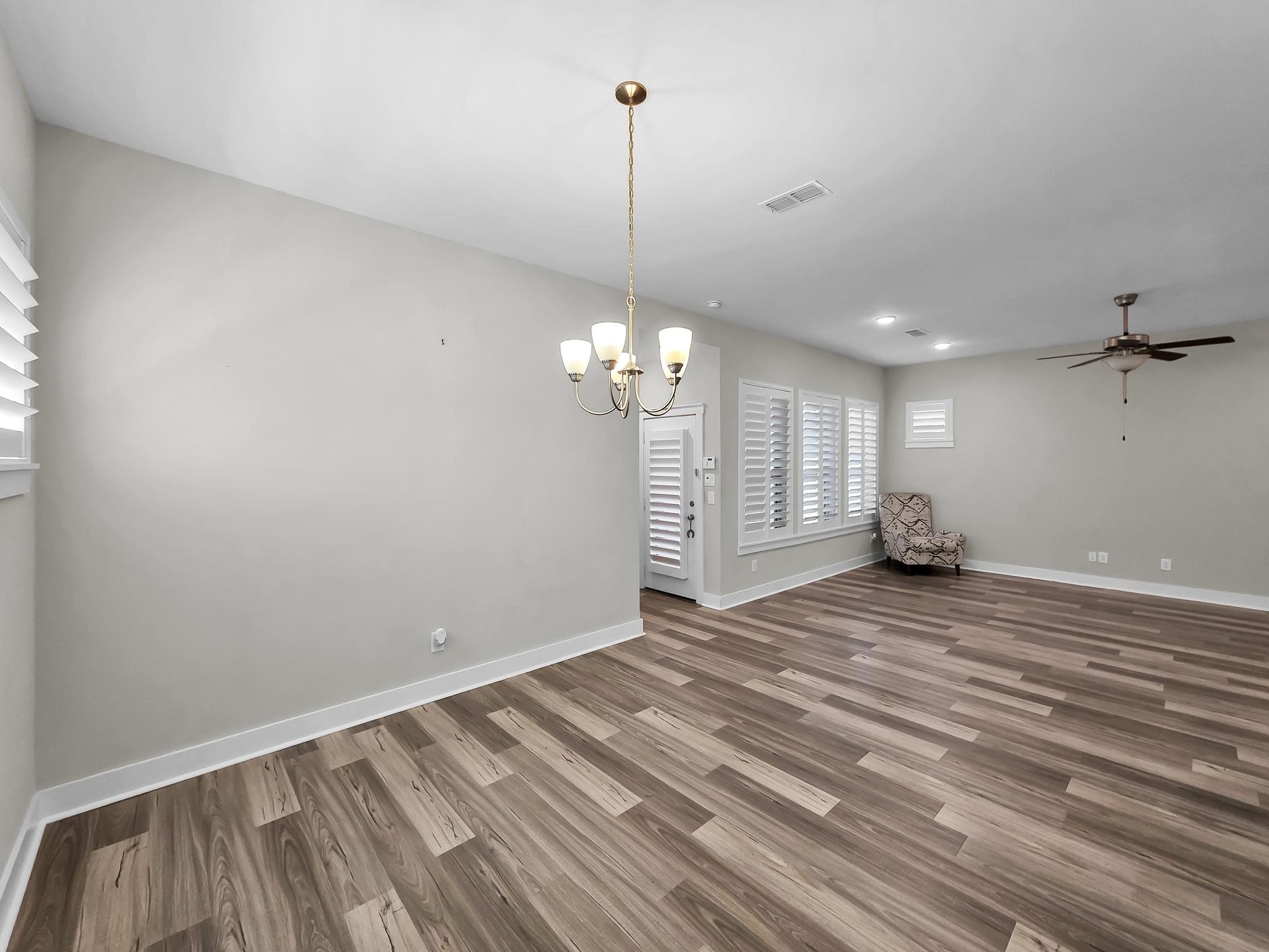 18422 Central Creek Drive Property Photo 28