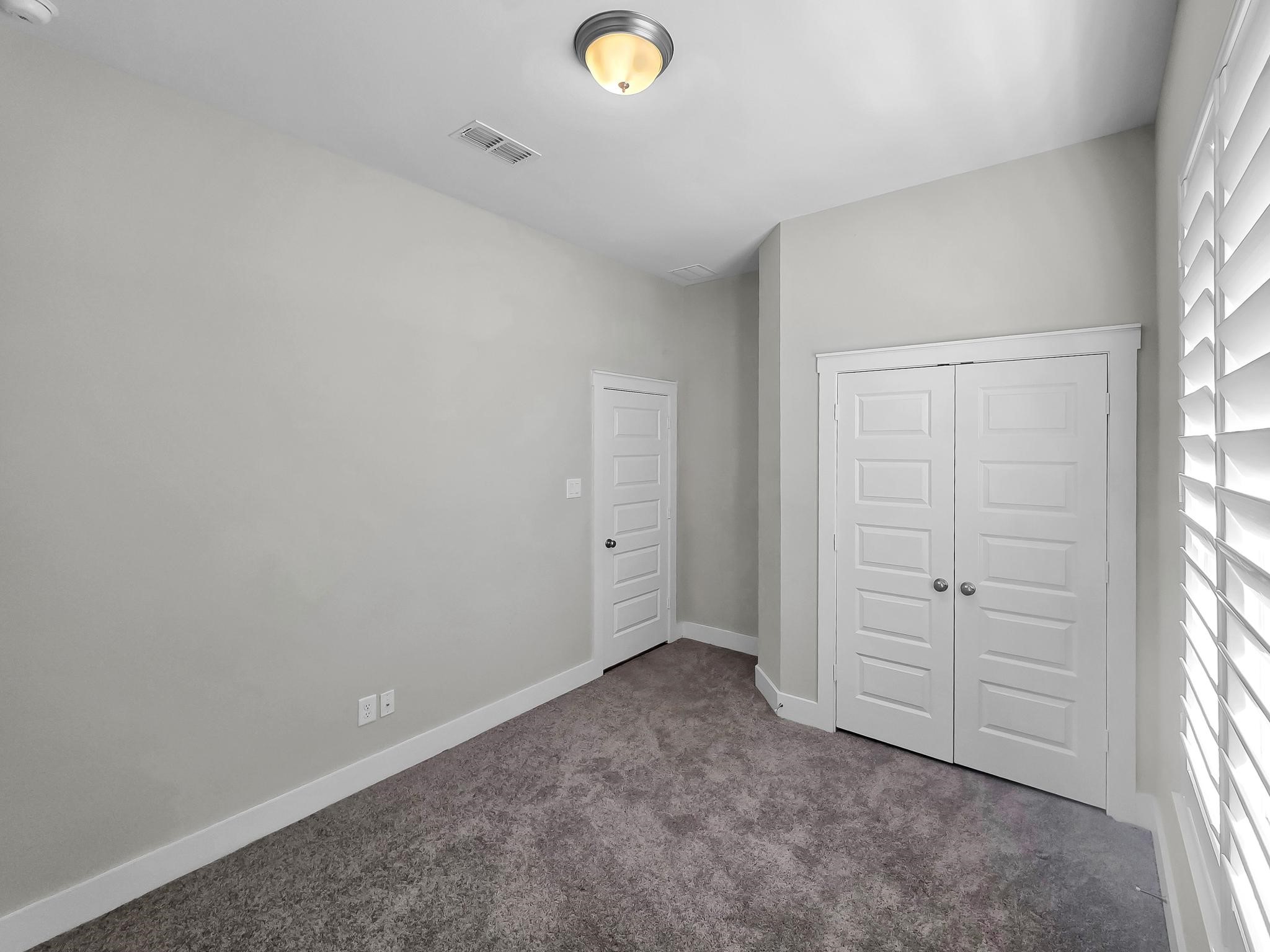 18422 Central Creek Drive Property Photo 31