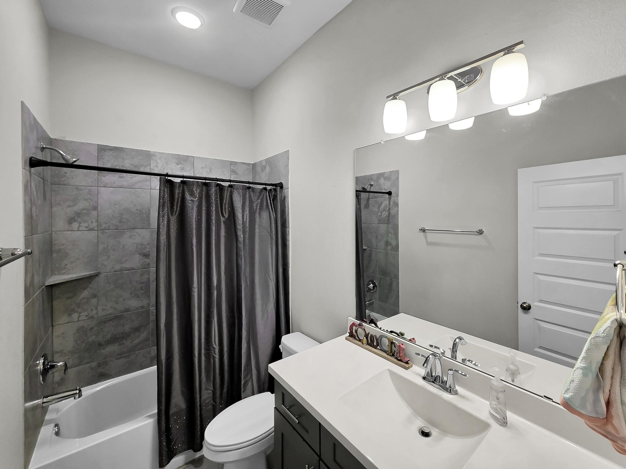 18422 Central Creek Drive Property Photo 34