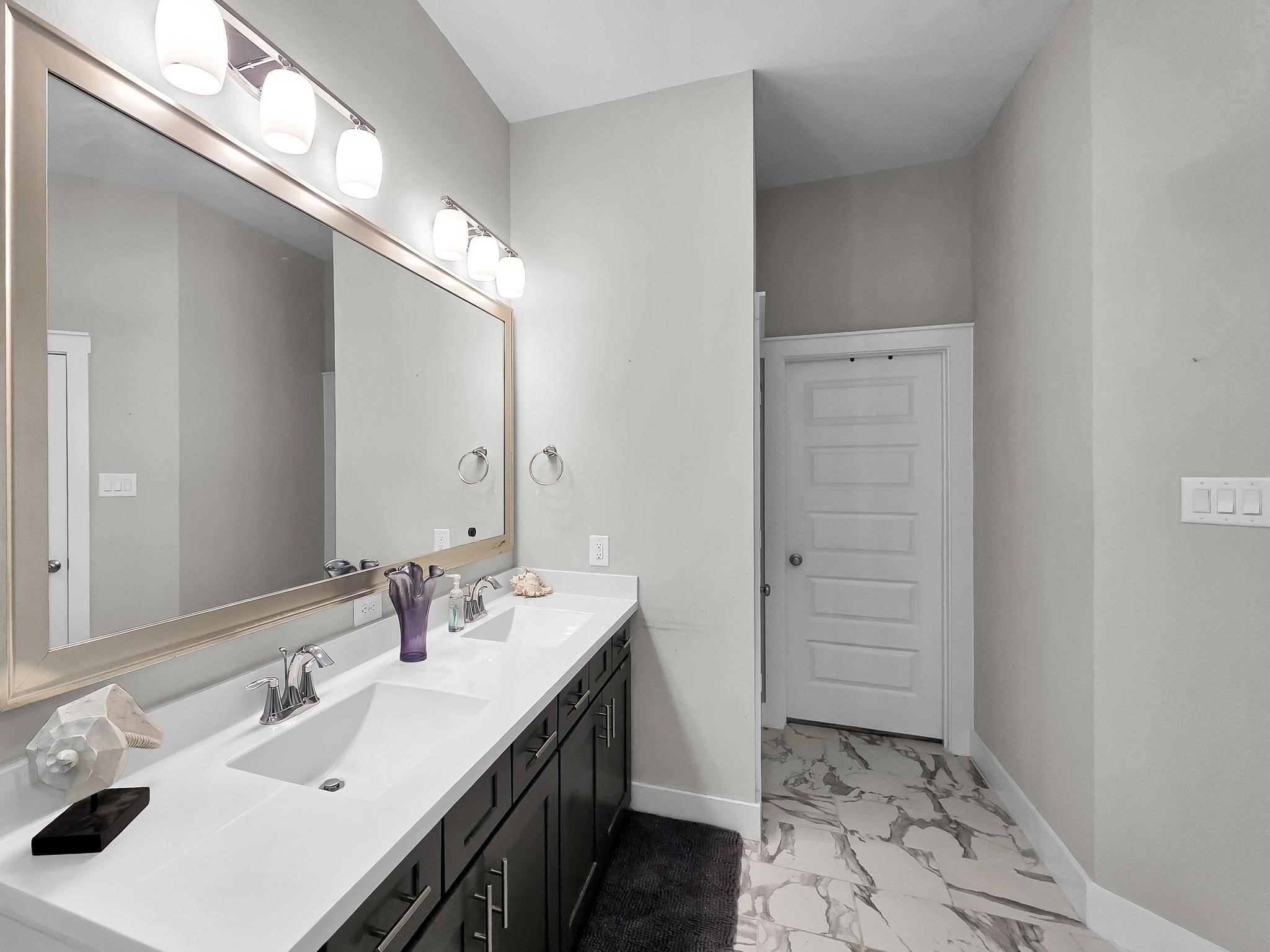 18422 Central Creek Drive Property Photo 45