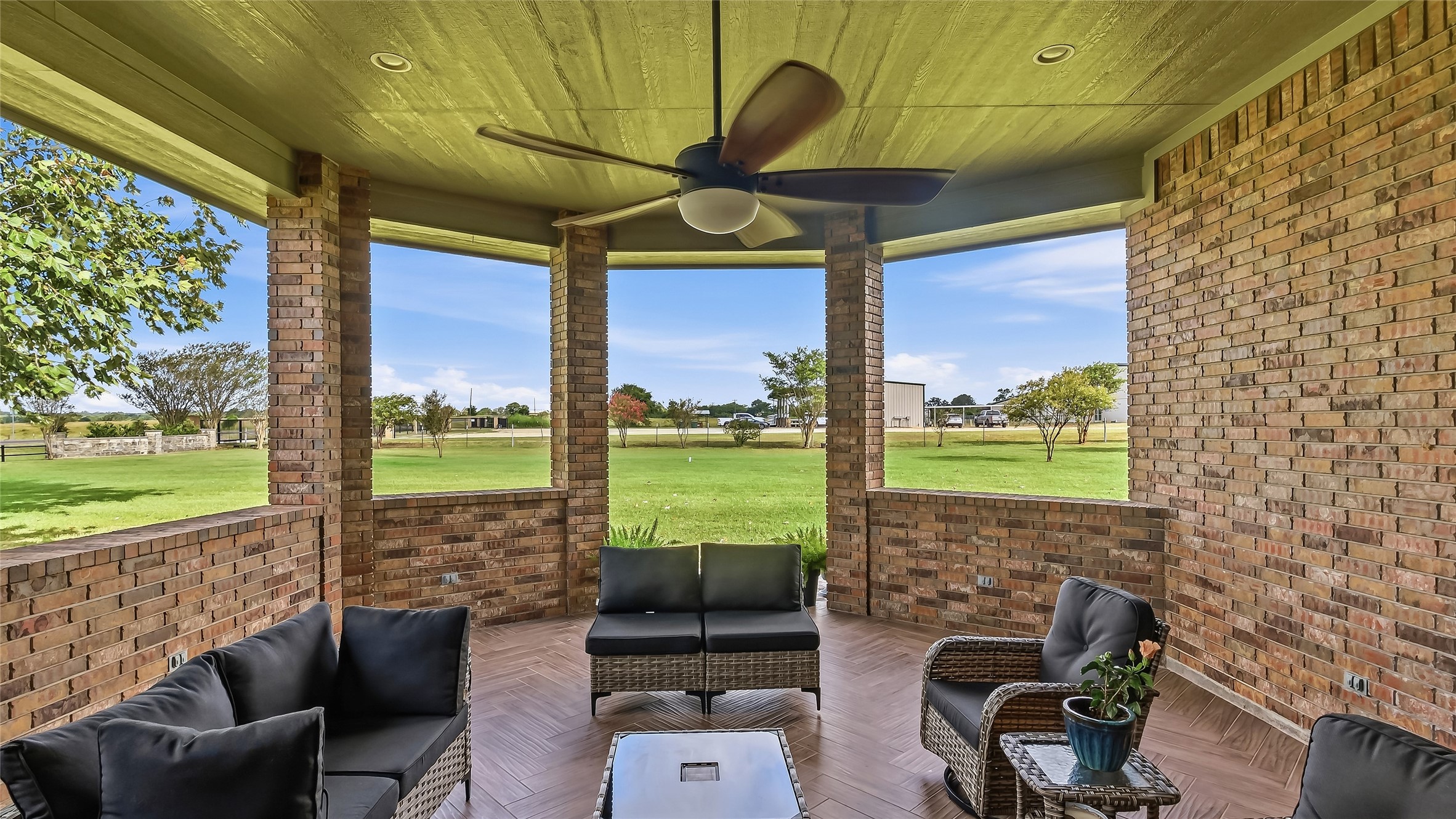 135 Apache Property Photo 35