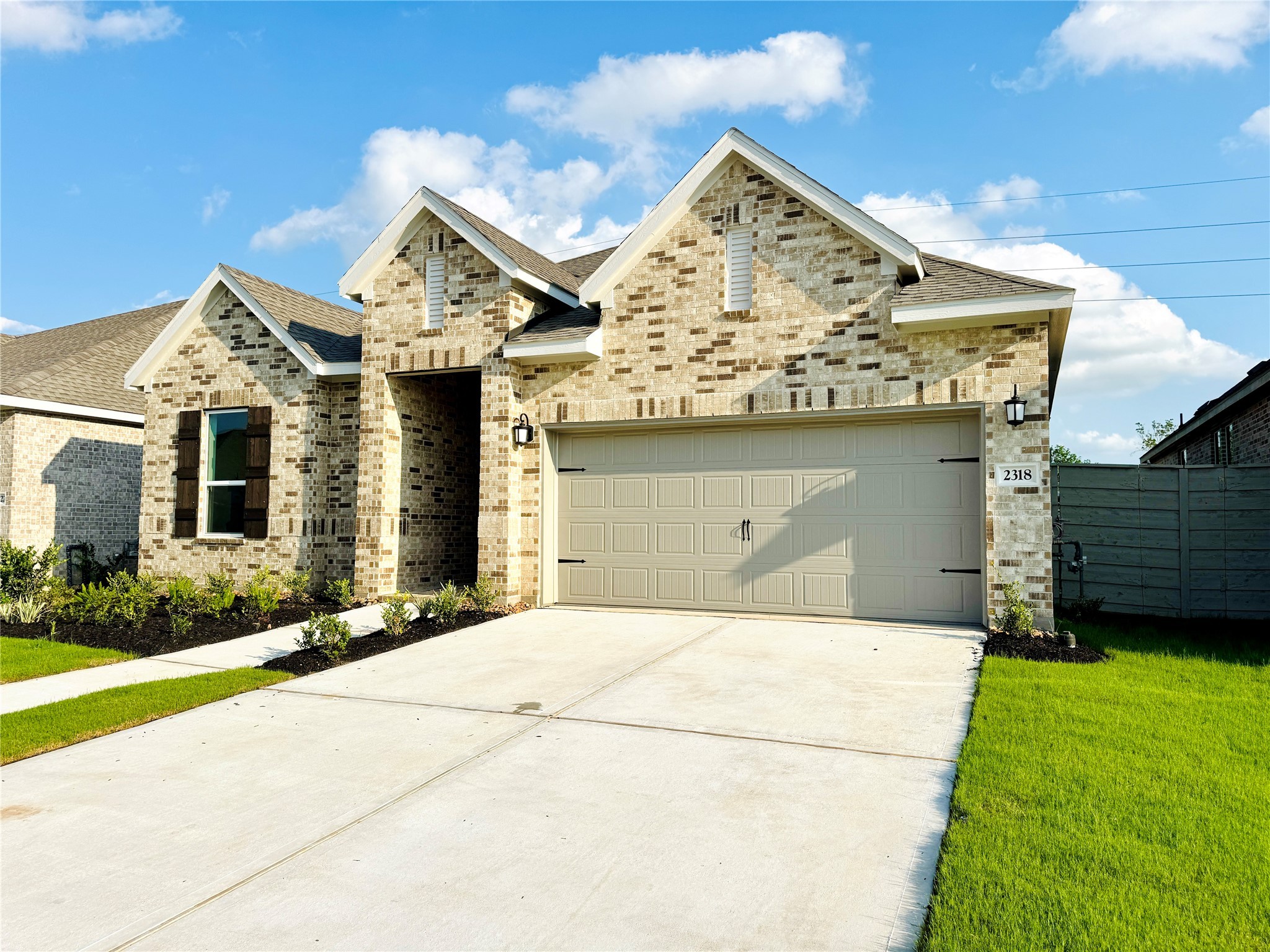 2318 Honeyberry Shrub Ln Property Photo 1