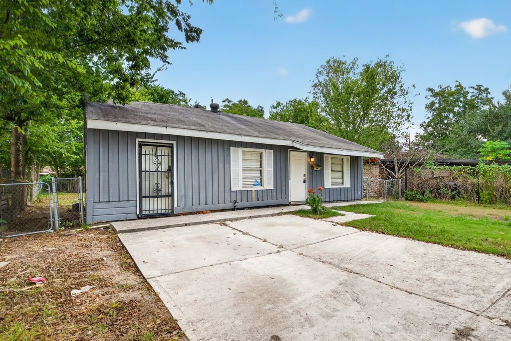7319 Mountbatten Road Property Photo 1