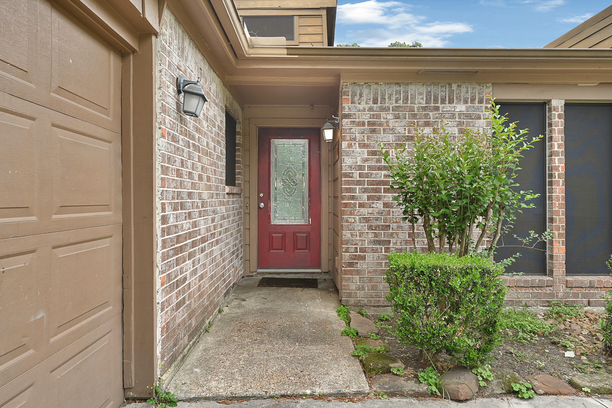 2903 Woodland Grove Drive Property Photo 2
