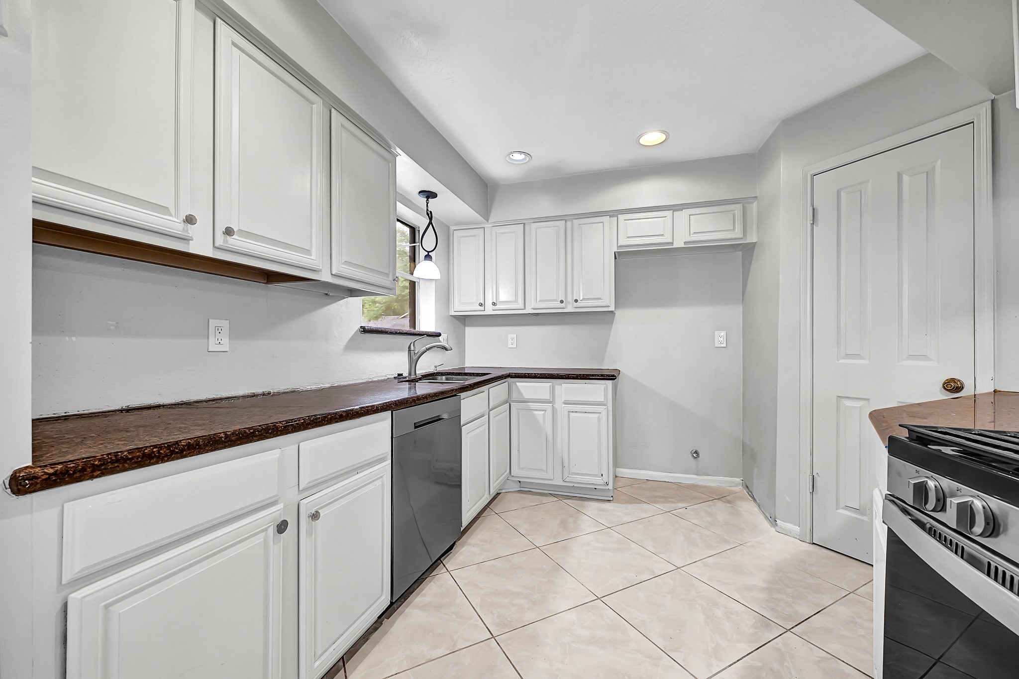 2903 Woodland Grove Drive Property Photo 10