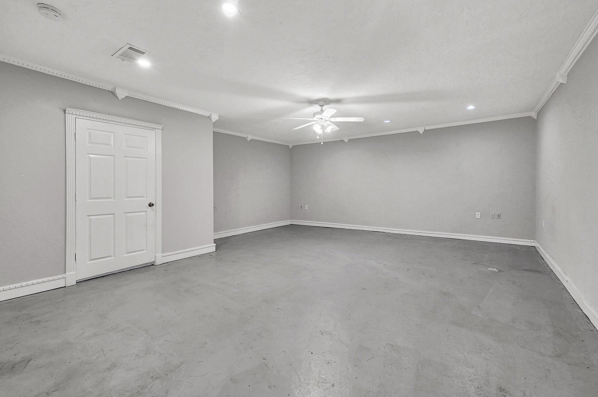 2903 Woodland Grove Drive Property Photo 12