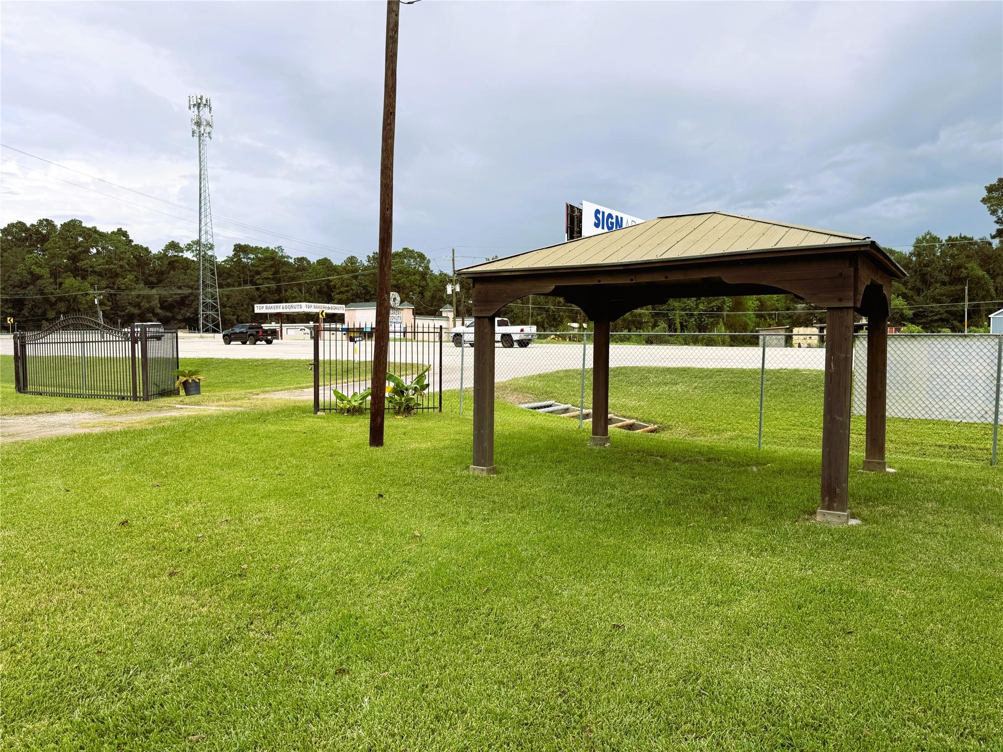 18890 Fm 1314 Road Property Photo 2