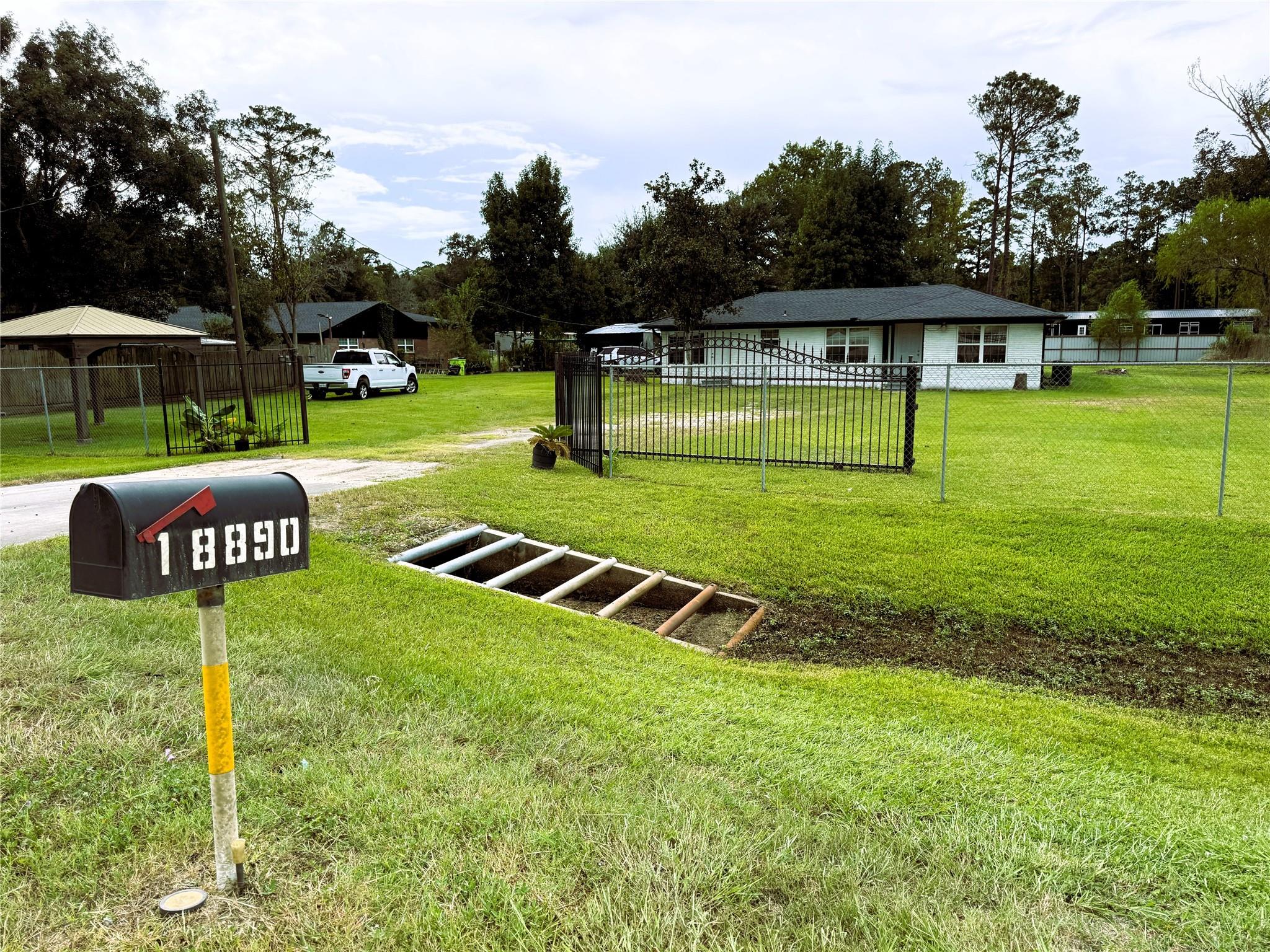 18890 Fm 1314 Road Property Photo 3