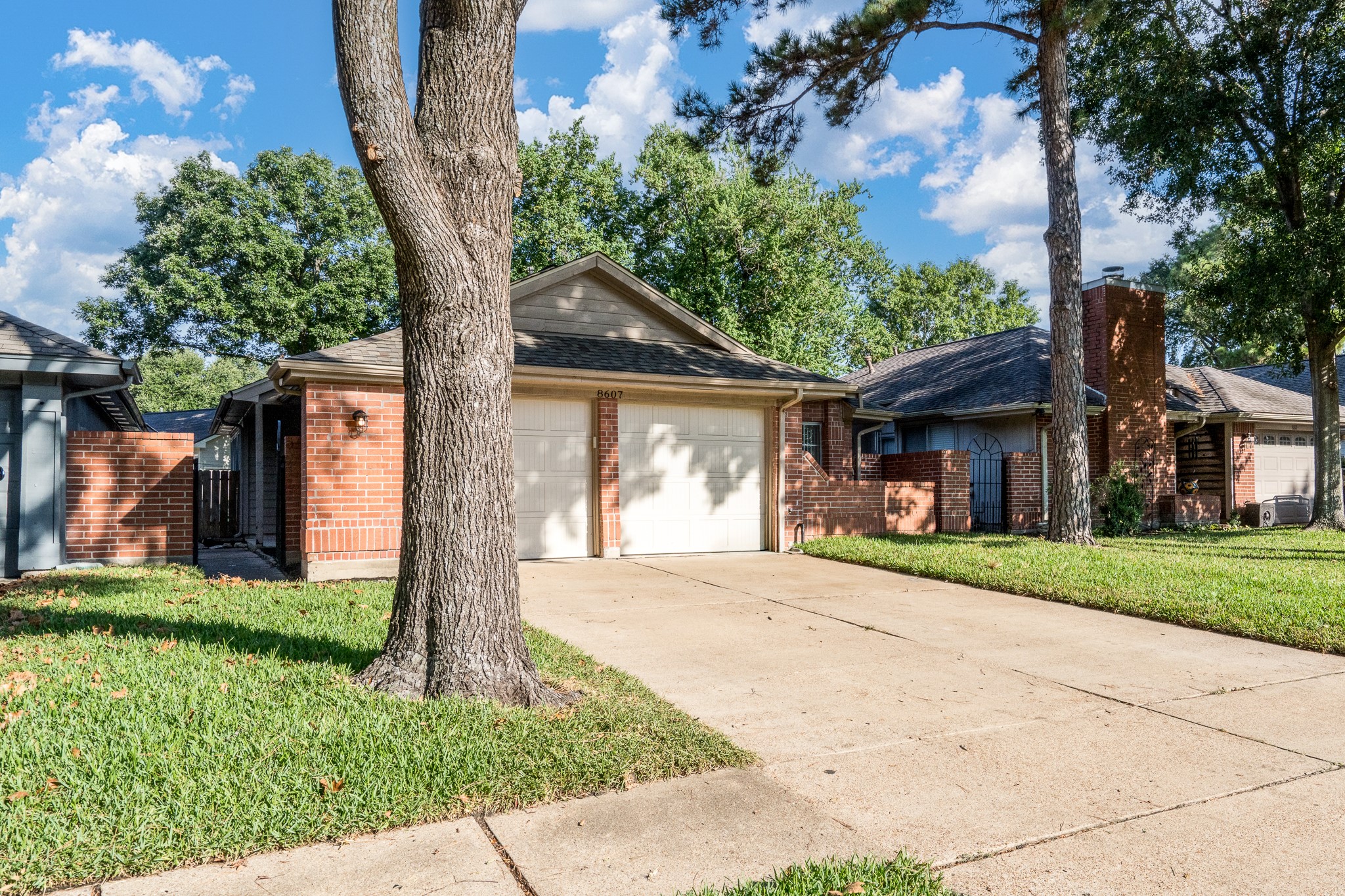 8607 Laurel Trails Drive Property Photo 1