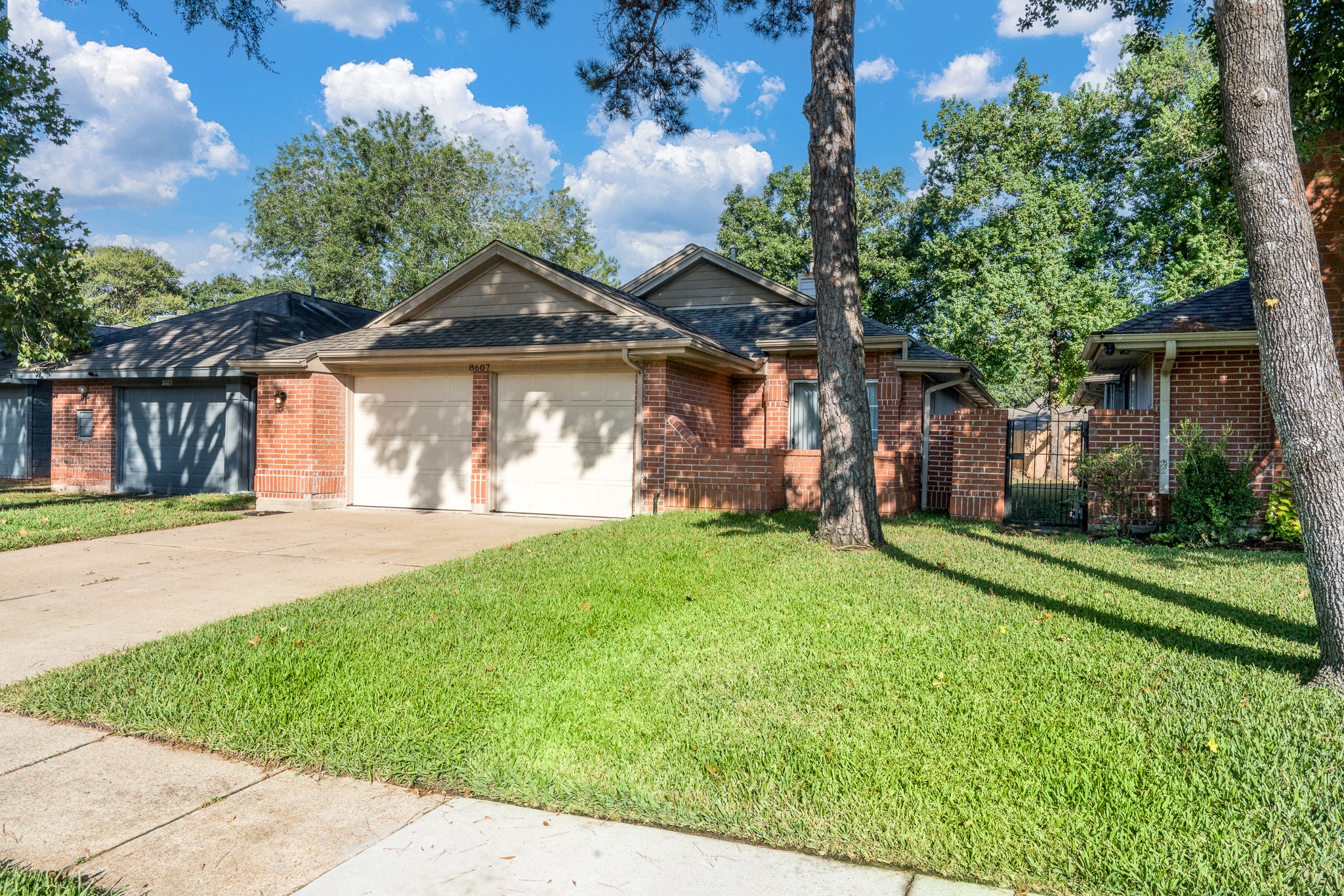 8607 Laurel Trails Drive Property Photo 3