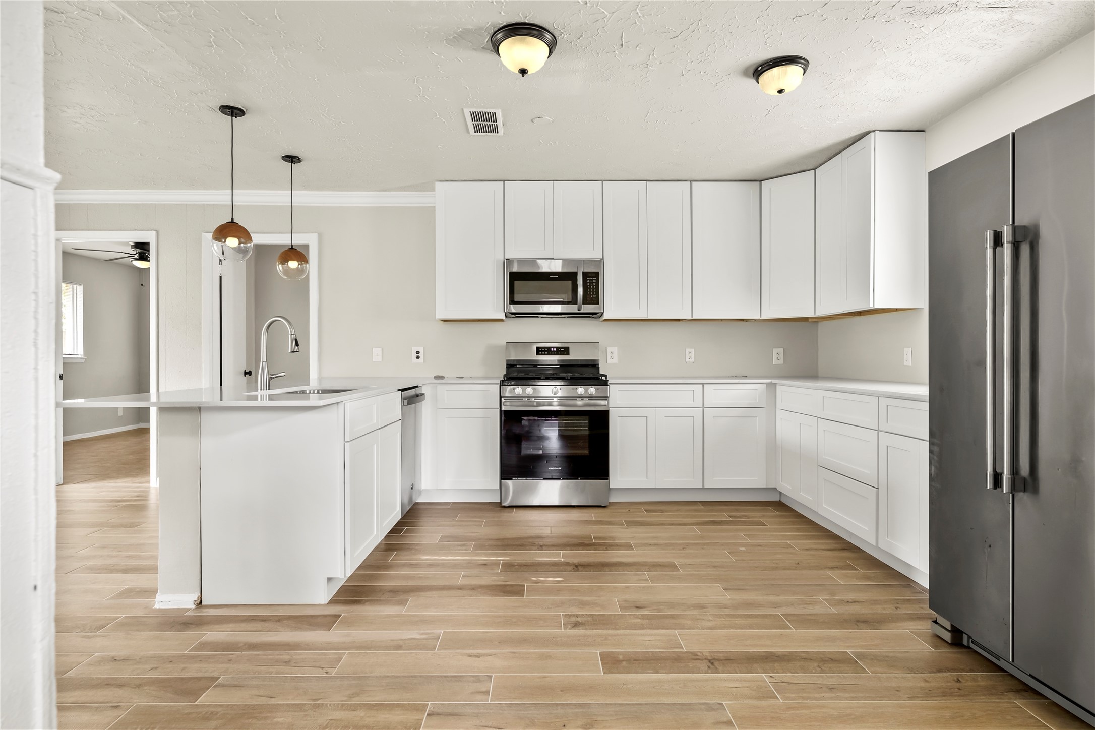 11455 Spottswood Drive Property Photo 3
