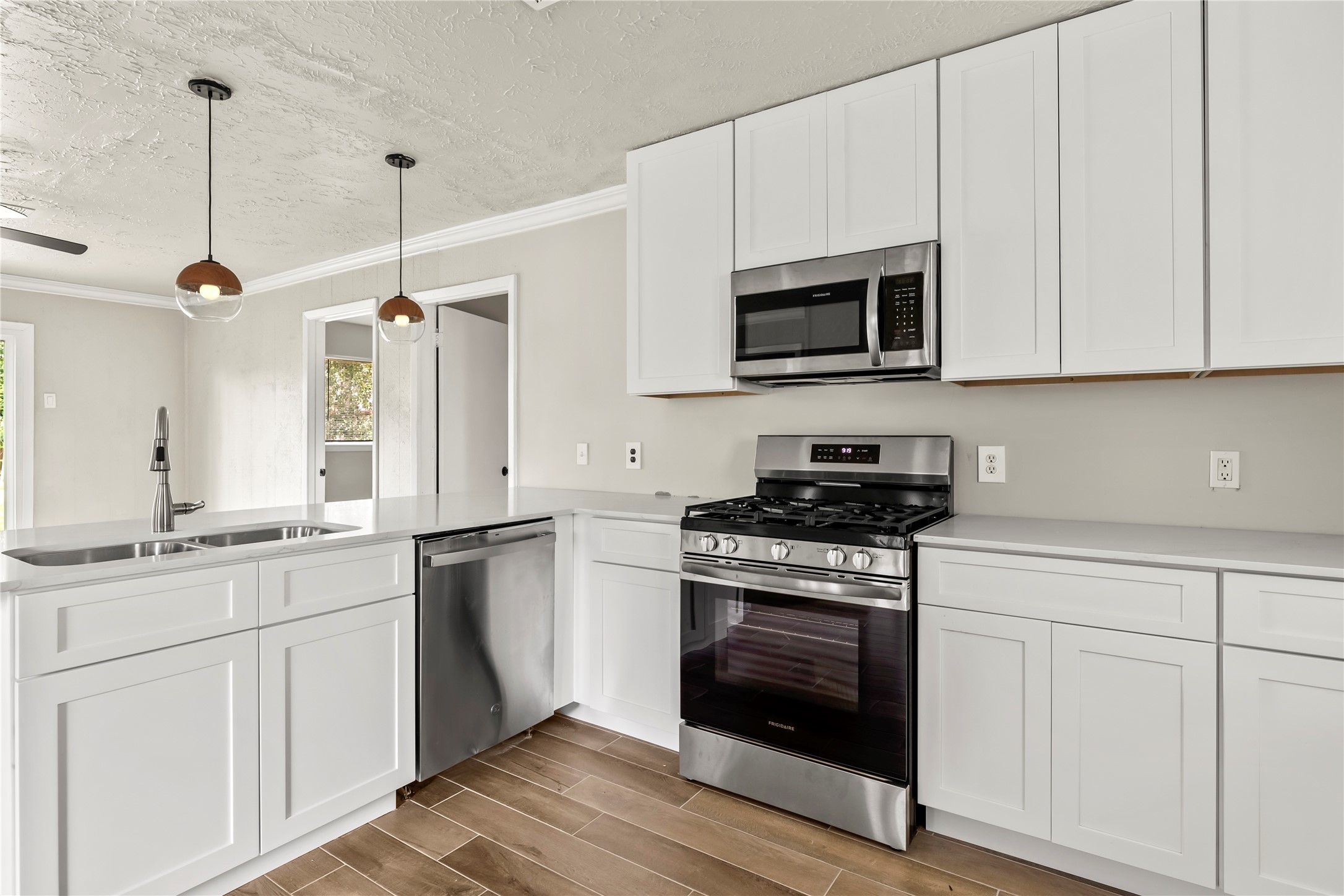 11455 Spottswood Drive Property Photo 6