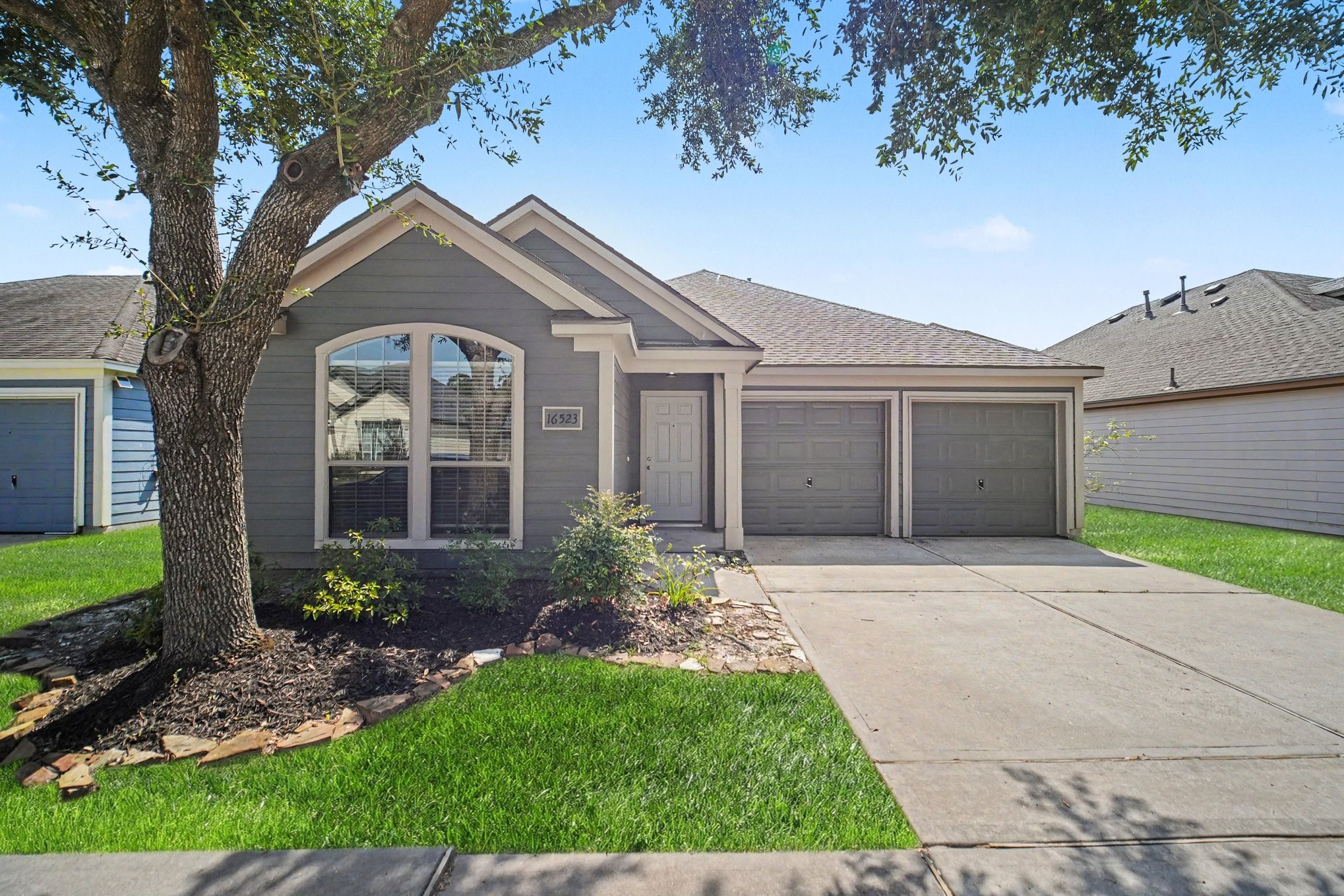 16523 Strathmore Manor Lane