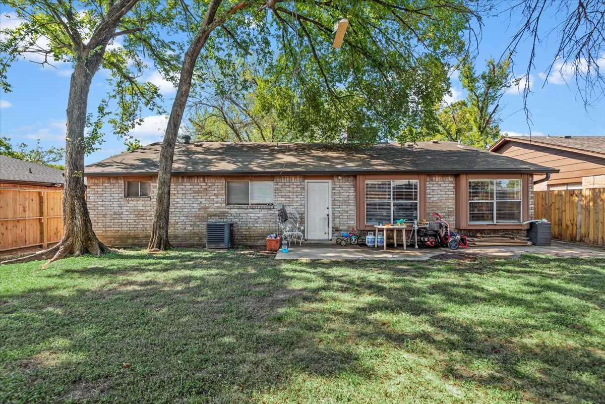 7510 Bubbling Spring Lane Property Photo 14