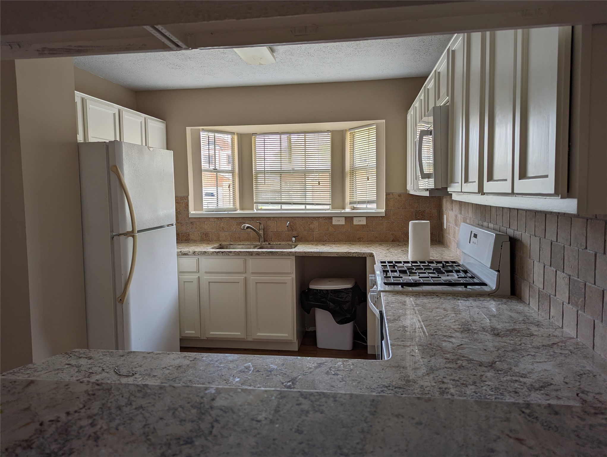 16158 Canaridge Drive Property Photo 9