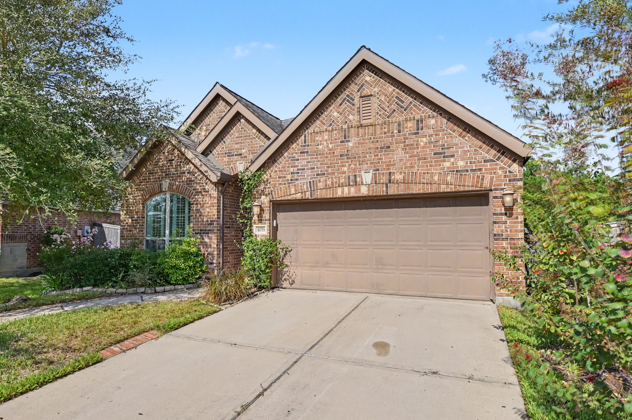 16755 Highland Country Drive Property Photo 1