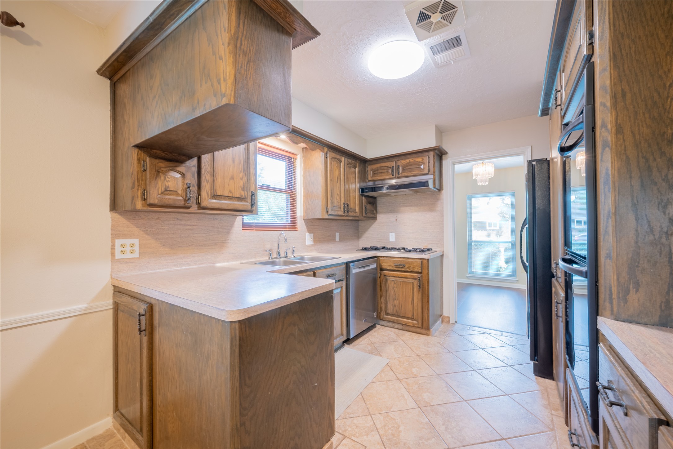 9202 Benning Drive Property Photo 17